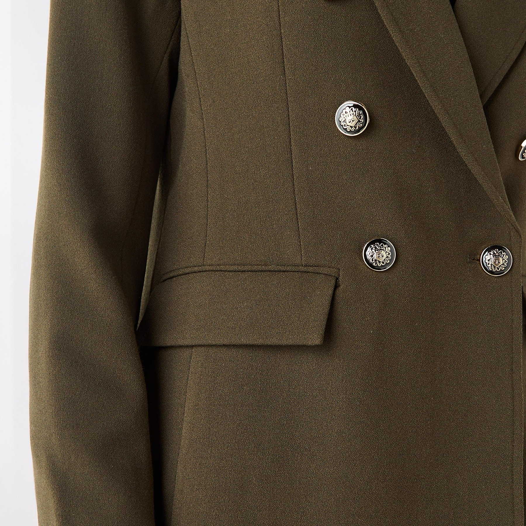 جاكيت بليزر بقصّة عادية وبياقة طويلة مدببة-women-clothing-coatsandjackets-blazers-image-1