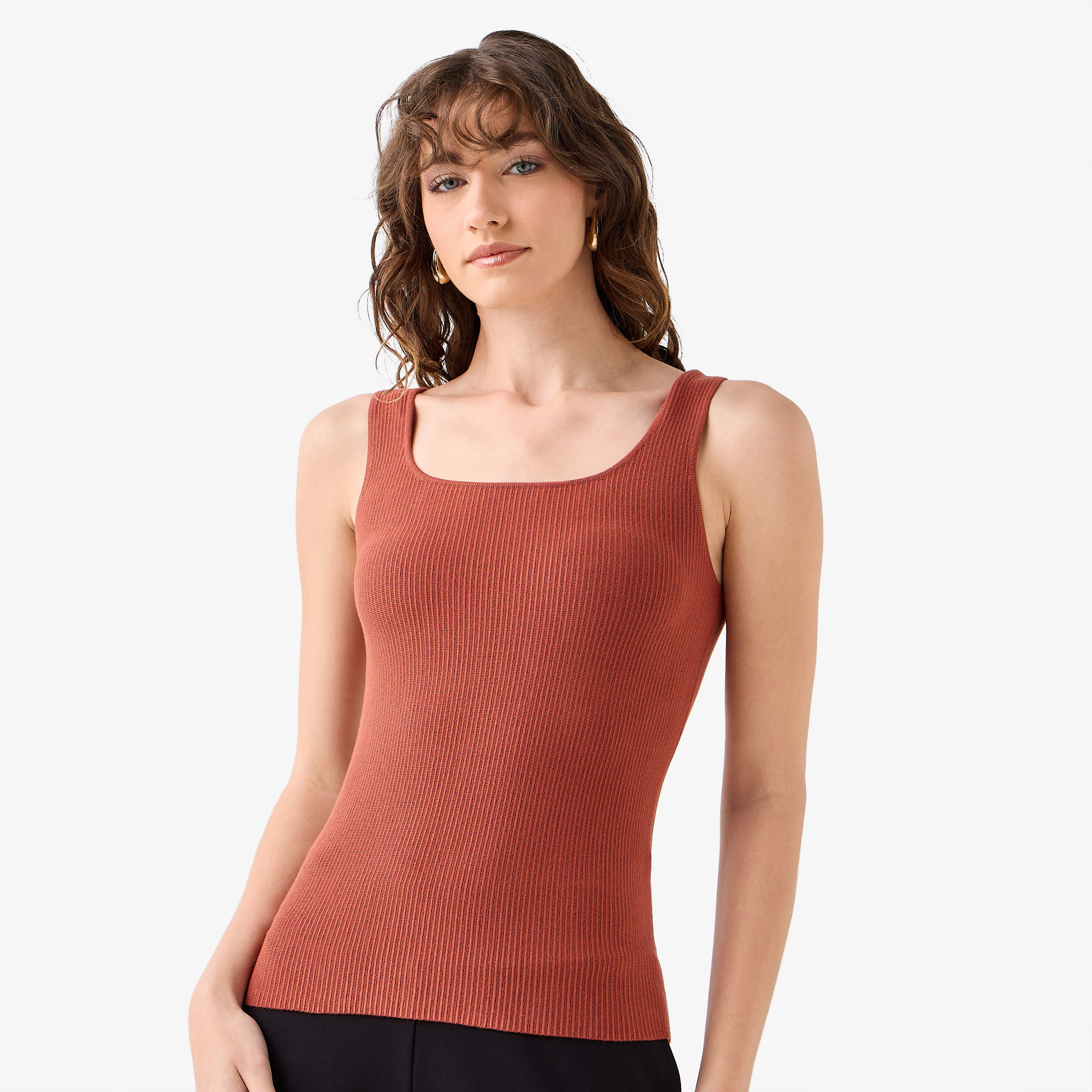 بلوزة تانك بقصة ضيقة وحمالات عريضة-women-clothing-shirtsandblouses-blouses-image-3