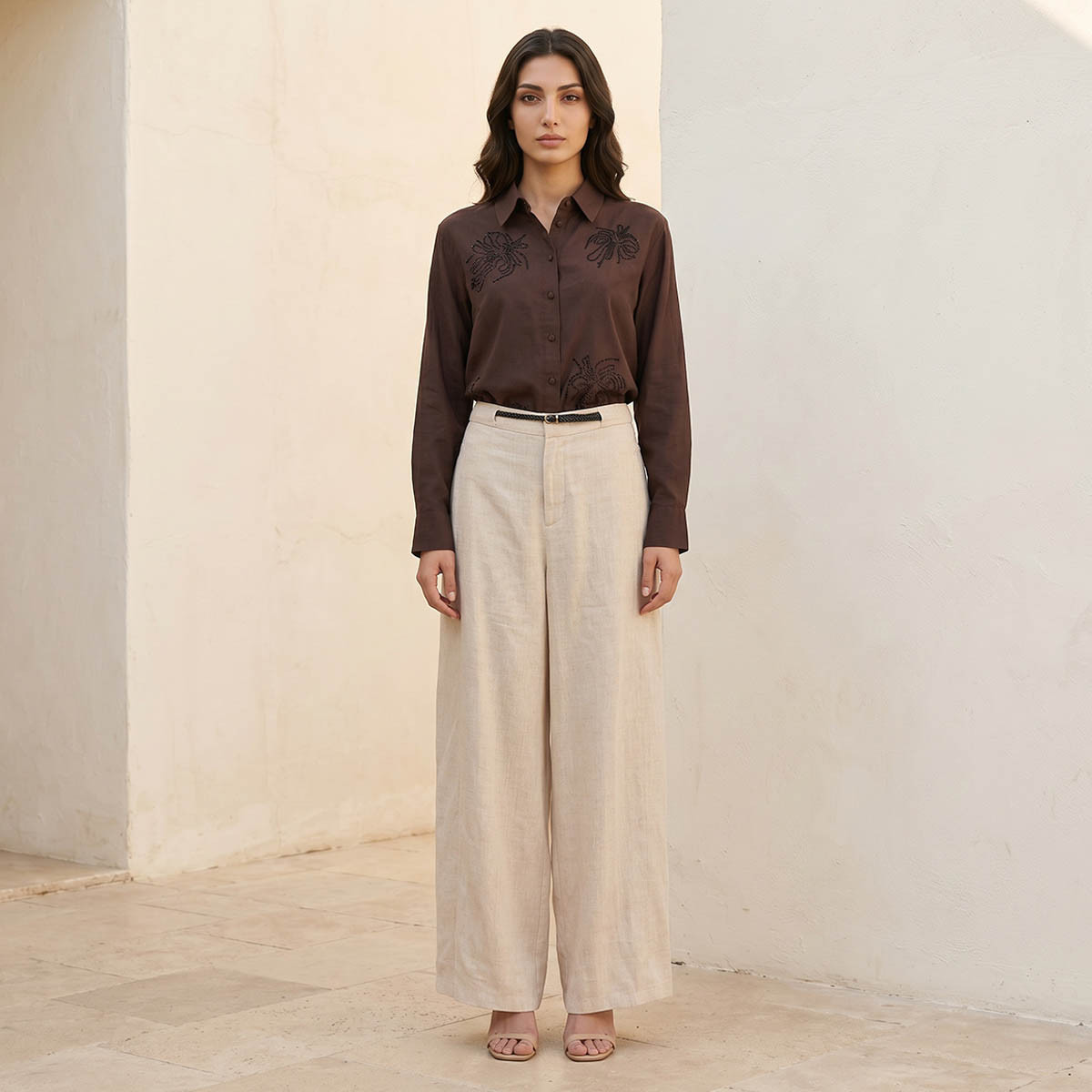بنطلون رسمي من مزيج الكتان بقصة مستقيمة وحزام-women-clothing-bottoms-trousers-image-2