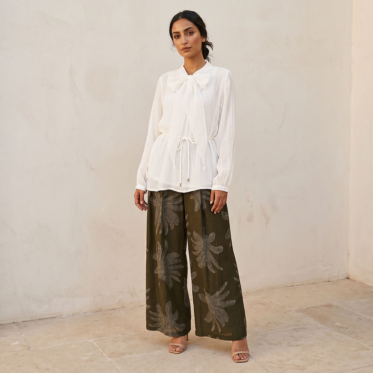 بلوزة نسائية راقية بربطة عنق أنيقة-women-clothing-shirtsandblouses-blouses-image-3