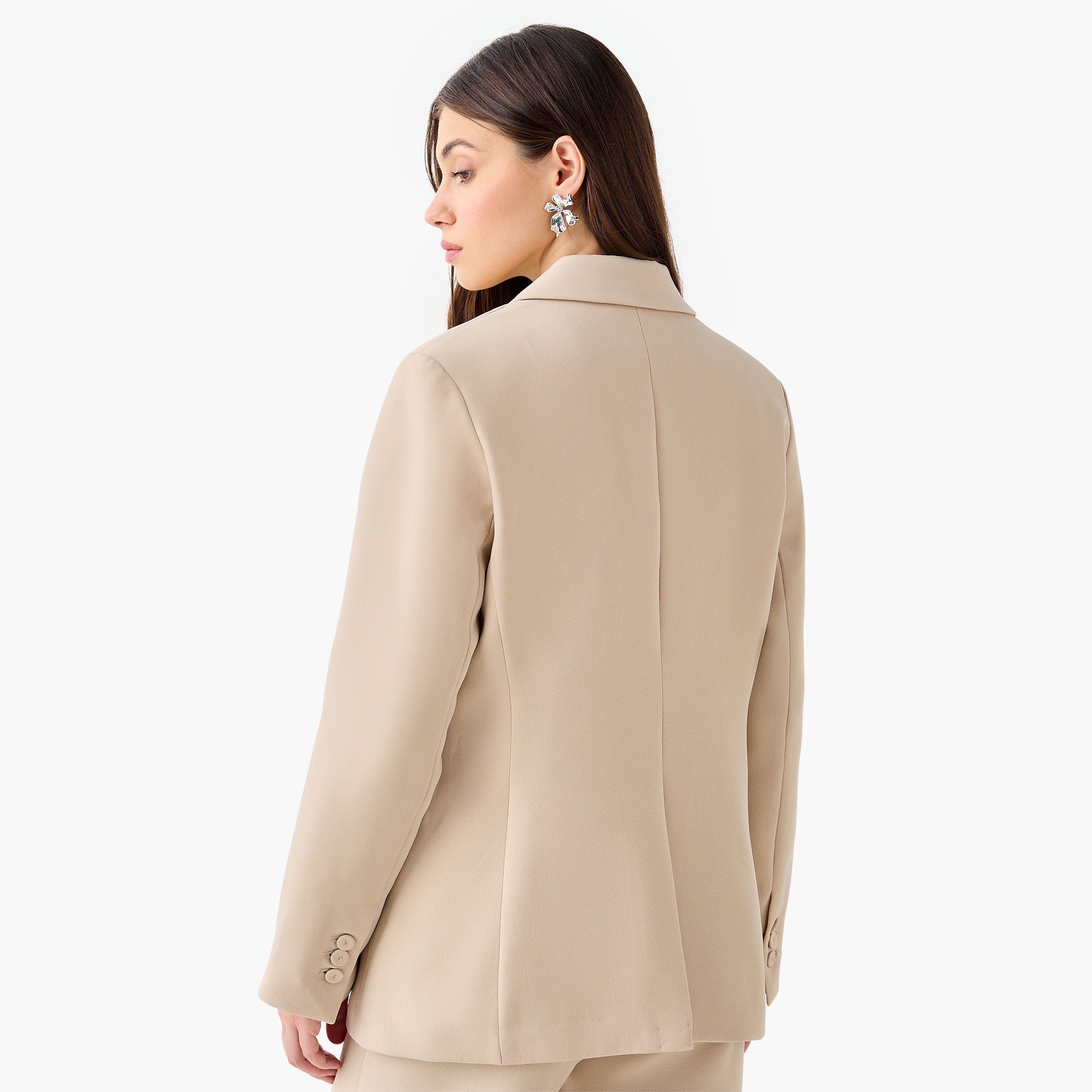 بليزر عادي بزر واحد وياقة مطوية-women-clothing-coatsandjackets-blazers-image-3