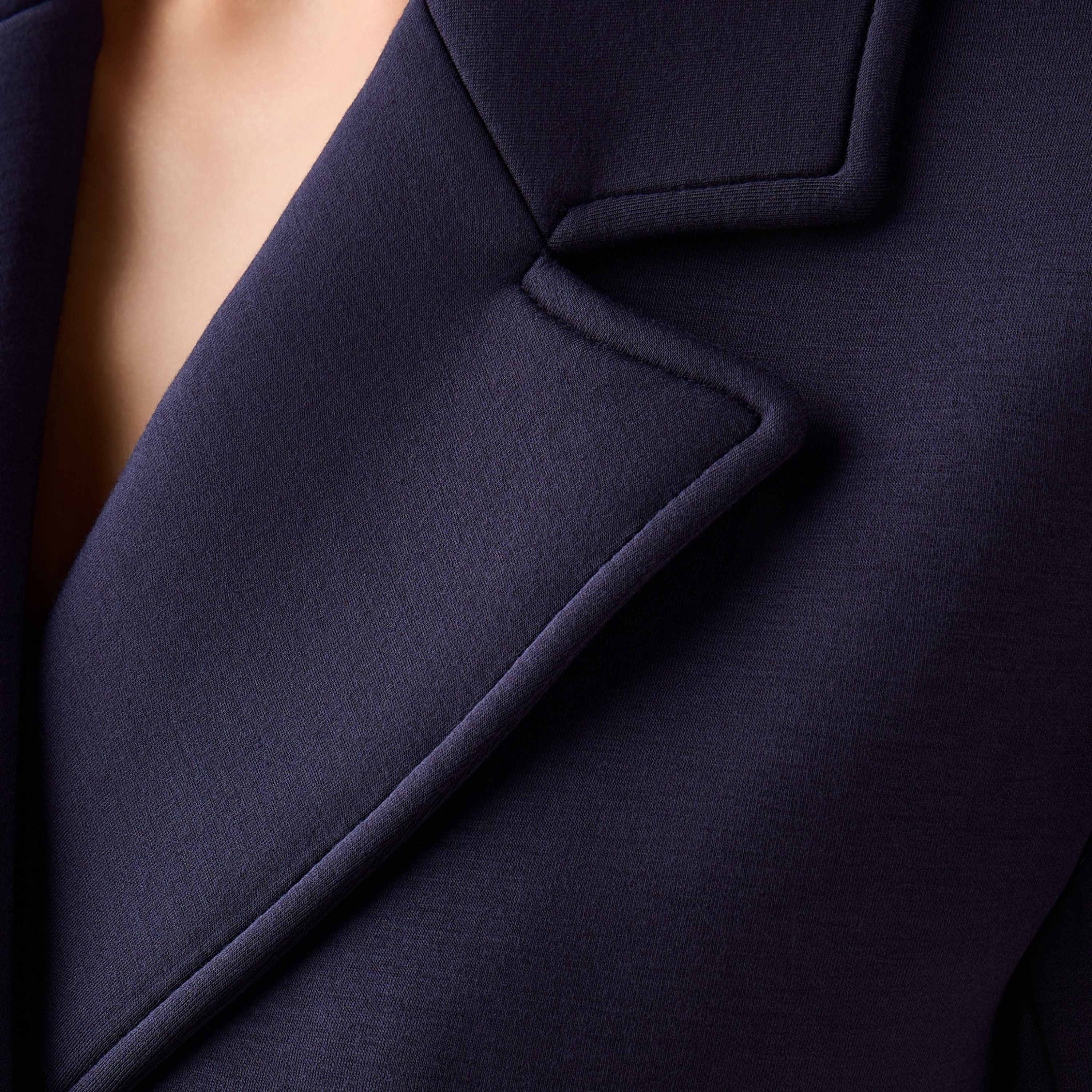 بليزر بقصّة عادية وياقة مطوية-women-clothing-coatsandjackets-blazers-image-1