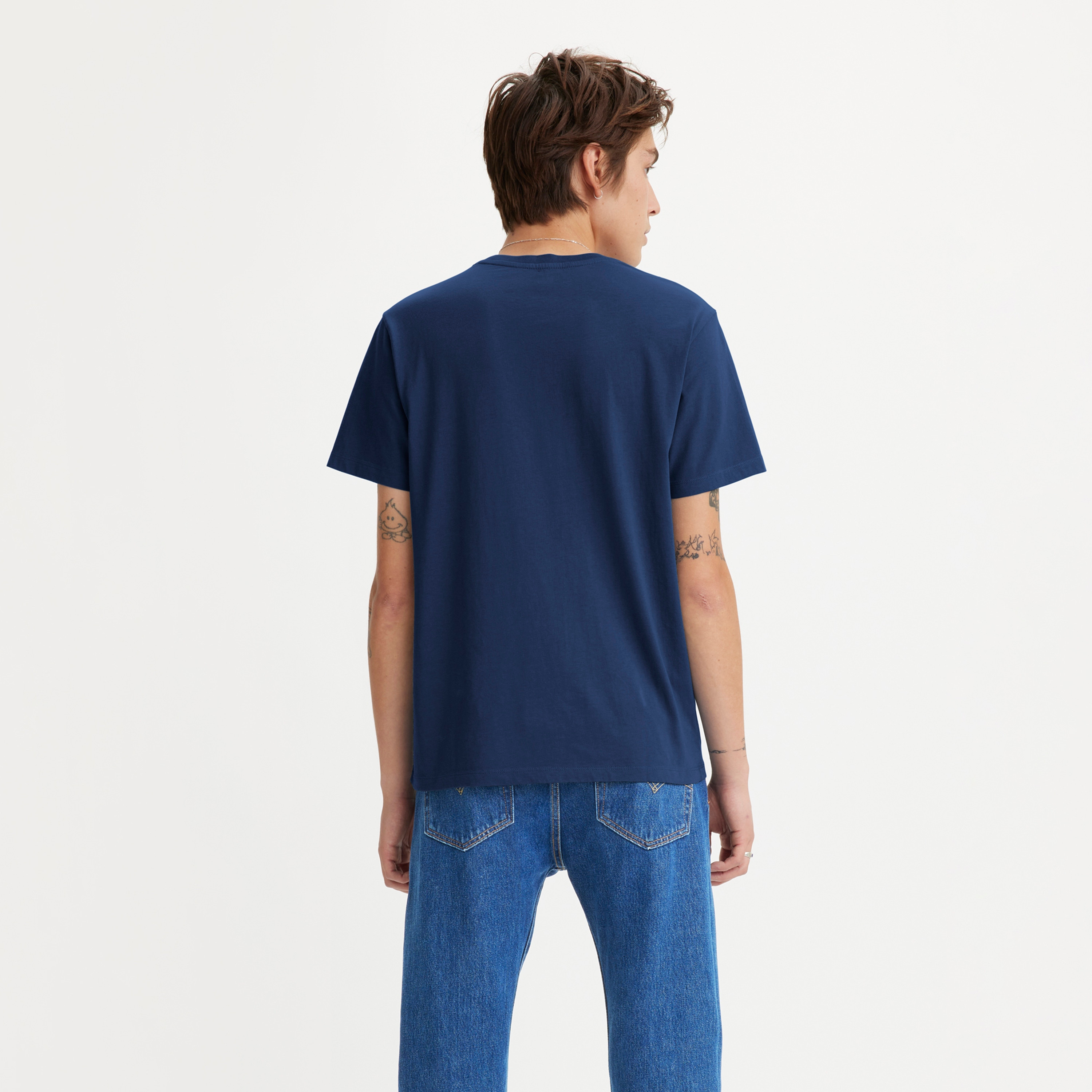 تيشيرت ليفايز بأكمام قصيرة وياقة دائرية سادة-men-clothing-tshirtsandpolos-tshirts-image-2