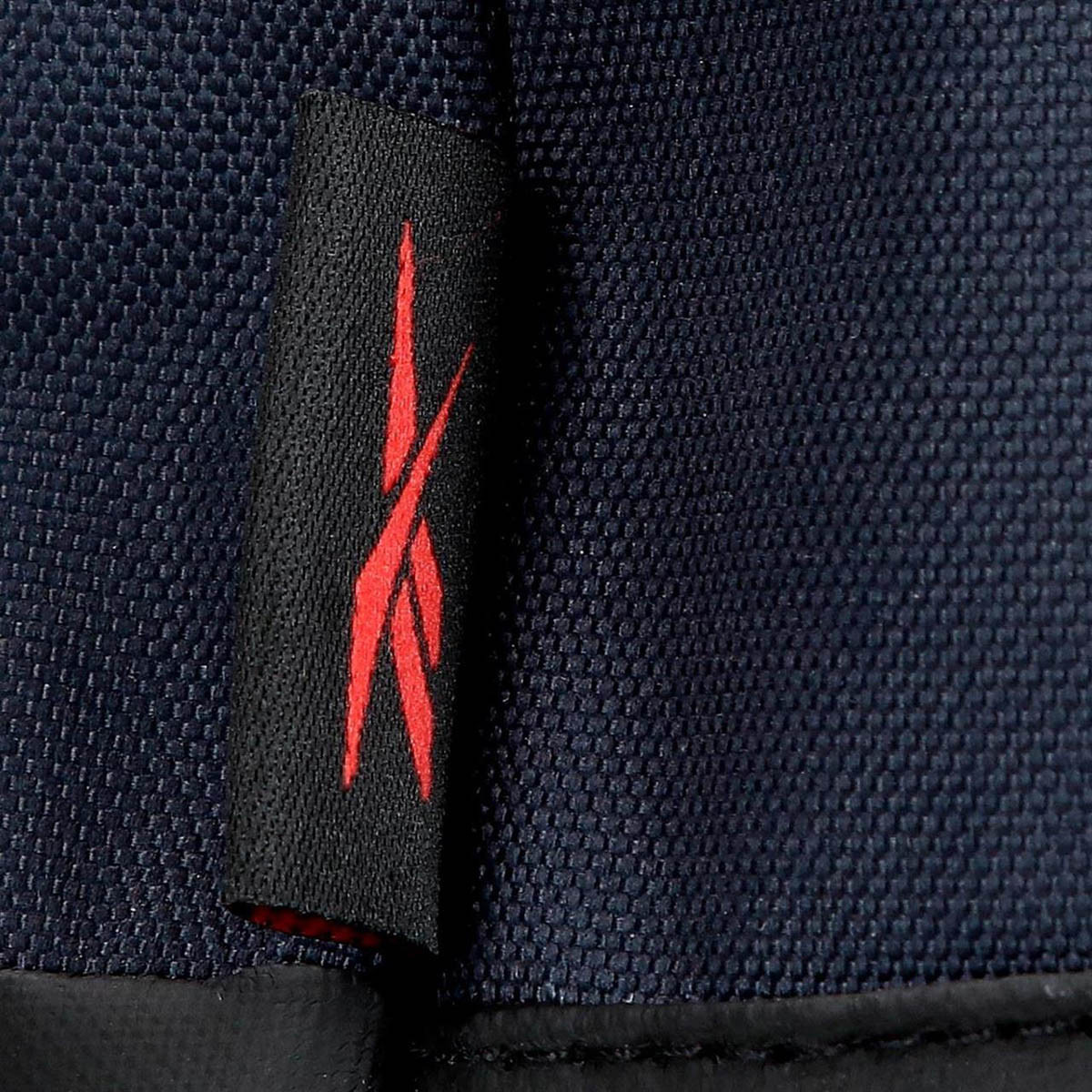 شنطة ظهر مدرسية بأحزمة قابلة للتعديل وسحاب إغلاق وطبعات شعار من ريبوك - 38x19x43 سم-school-bagsandbackpacks-backpacks-image-4