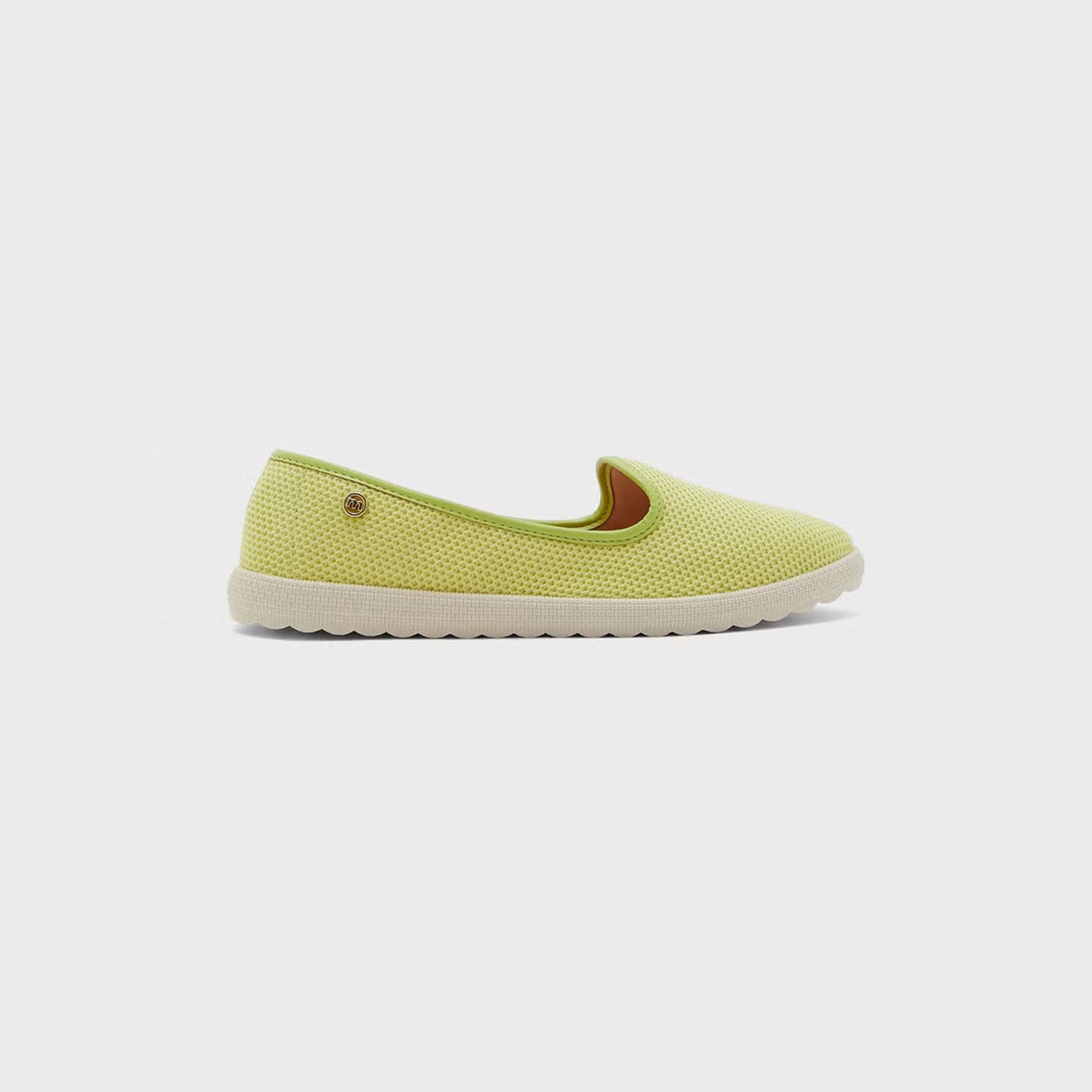 حذاء كاجوال نسائي بمقدمة مستديرة سهل الارتداء من موليكا | 5748-100-21238-83682-women-shoes-loafersandmoccasins-image-2