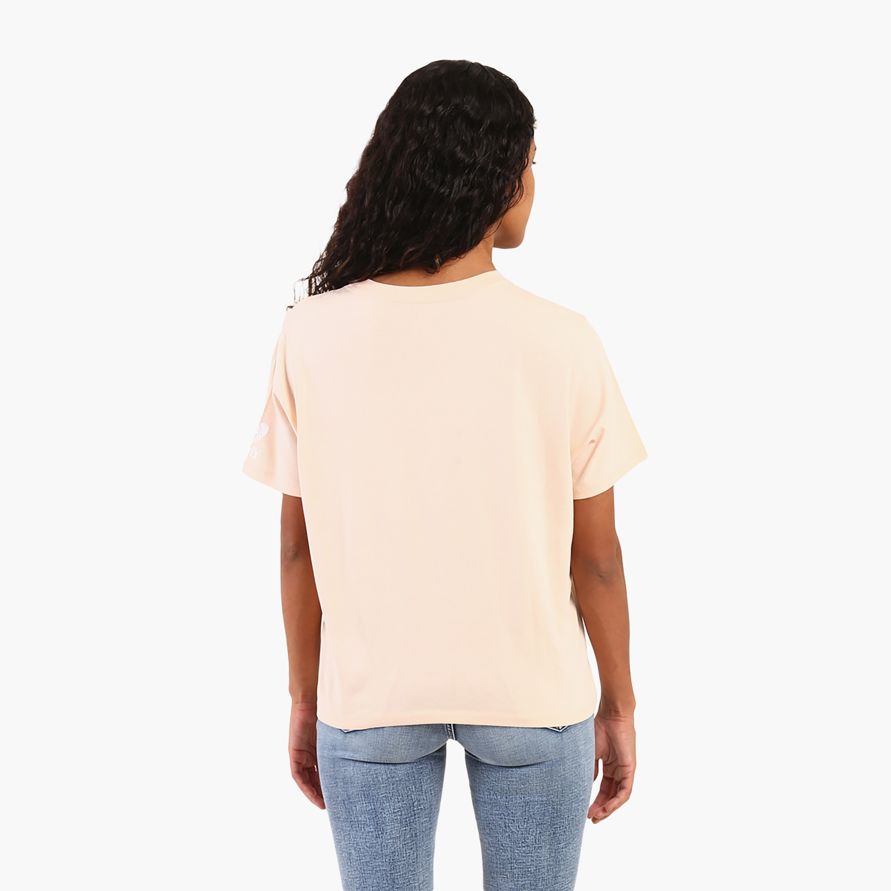 تي شيرت نسائي مطبوع بياقة دائرية وأكمام قصيرة من Levi-women-clothing-tshirts-image-3
