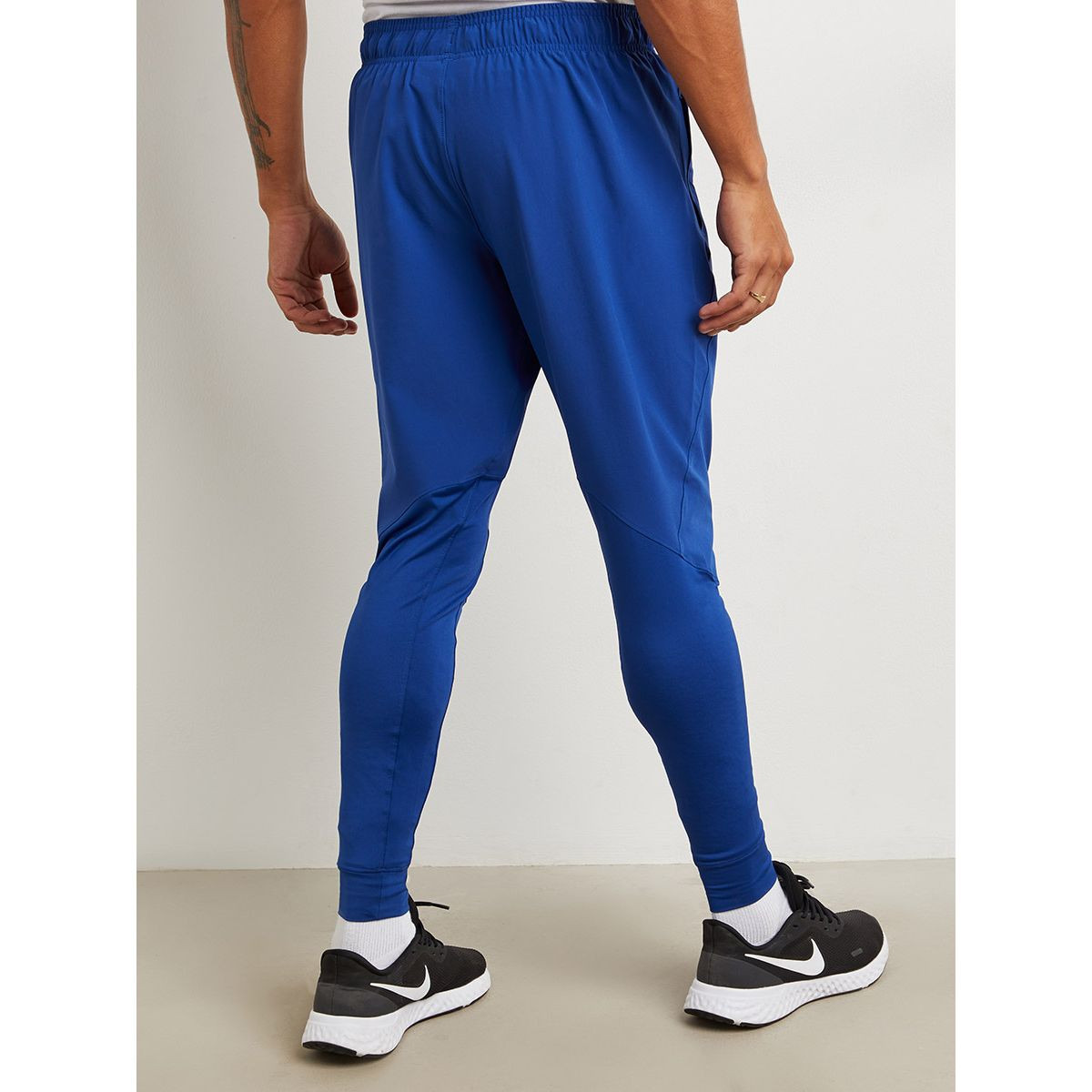 Under armour sweatpants discount with zipper pockets