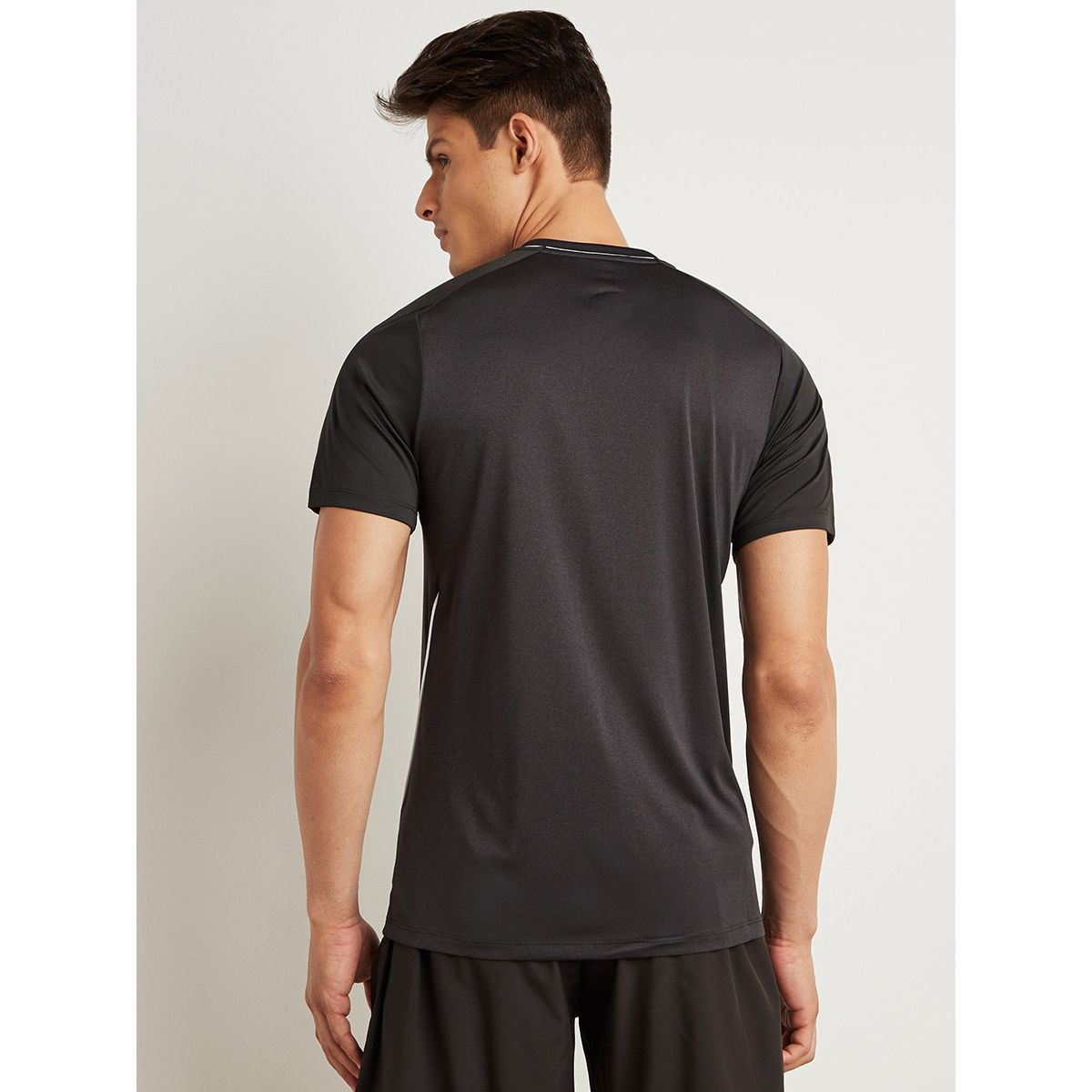تيشيرت أمبرو بقصة ضيقة من أمبرو-men-clothing-sportswearandactivewear-tshirtsandpolos-image-3