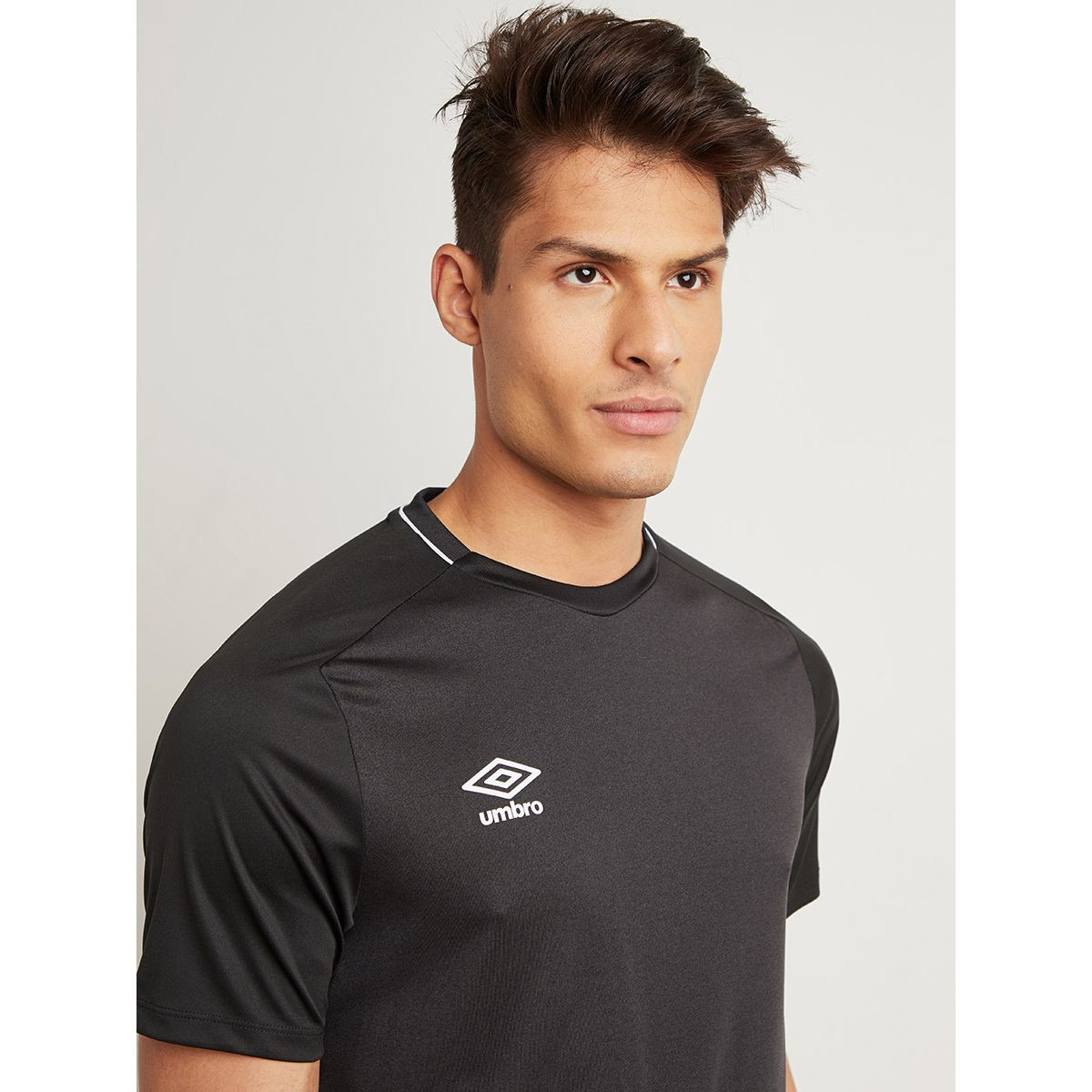 تيشيرت أمبرو بقصة ضيقة من أمبرو-men-clothing-sportswearandactivewear-tshirtsandpolos-image-4