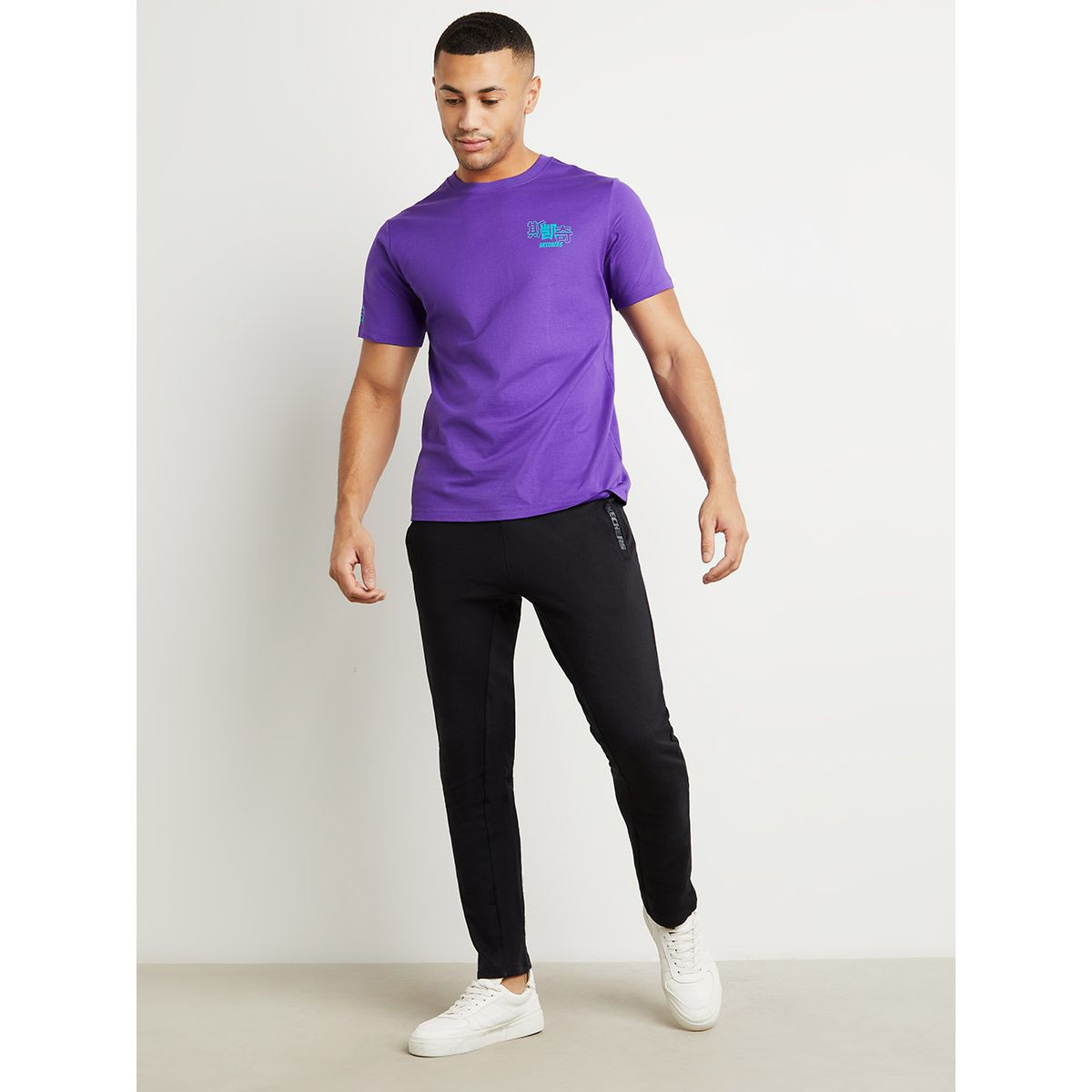 تيشيرت باكمام قصيرة من سكيتشرز-men-clothing-sportswearandactivewear-tshirtsandpolos-image-2