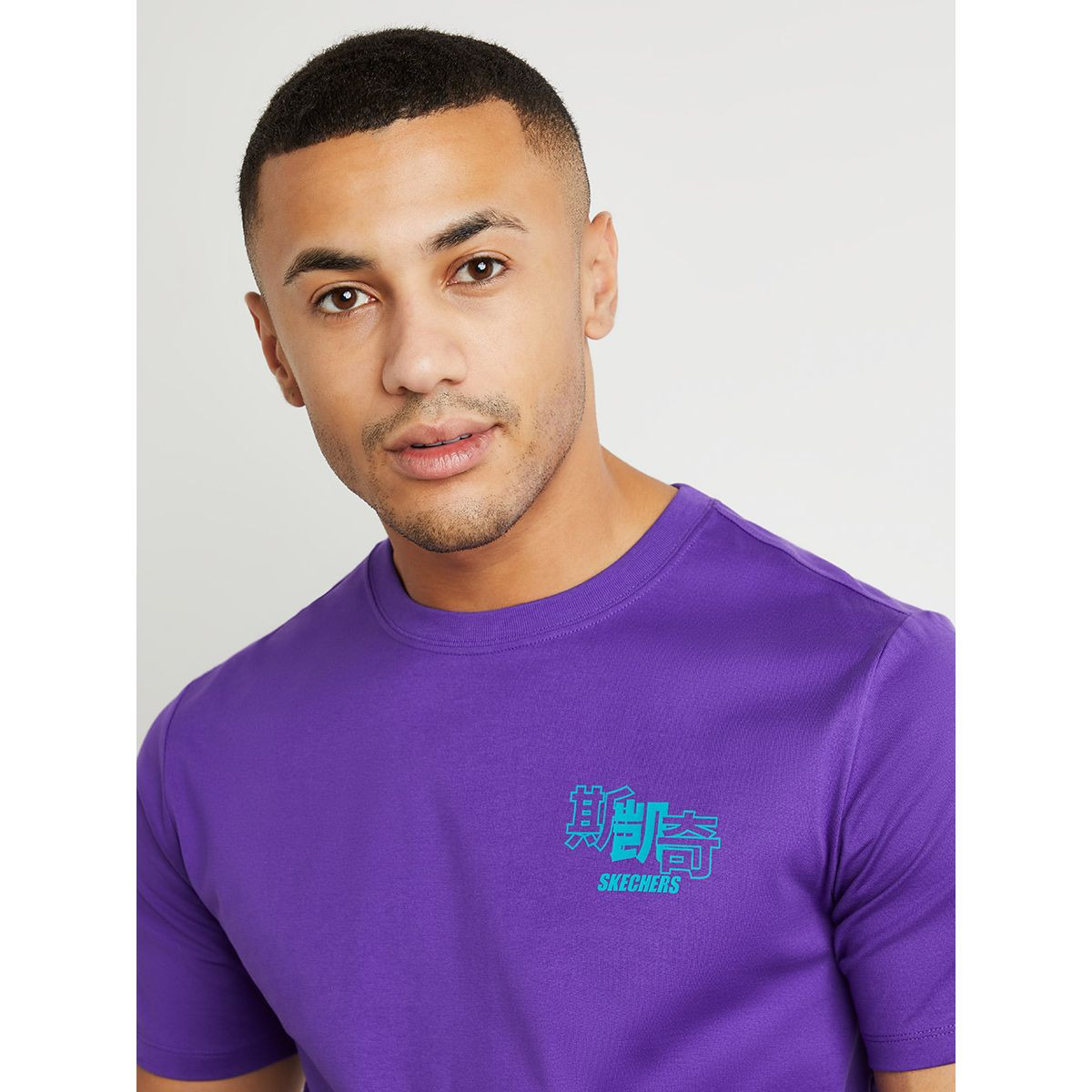 تيشيرت باكمام قصيرة من سكيتشرز-men-clothing-sportswearandactivewear-tshirtsandpolos-image-3