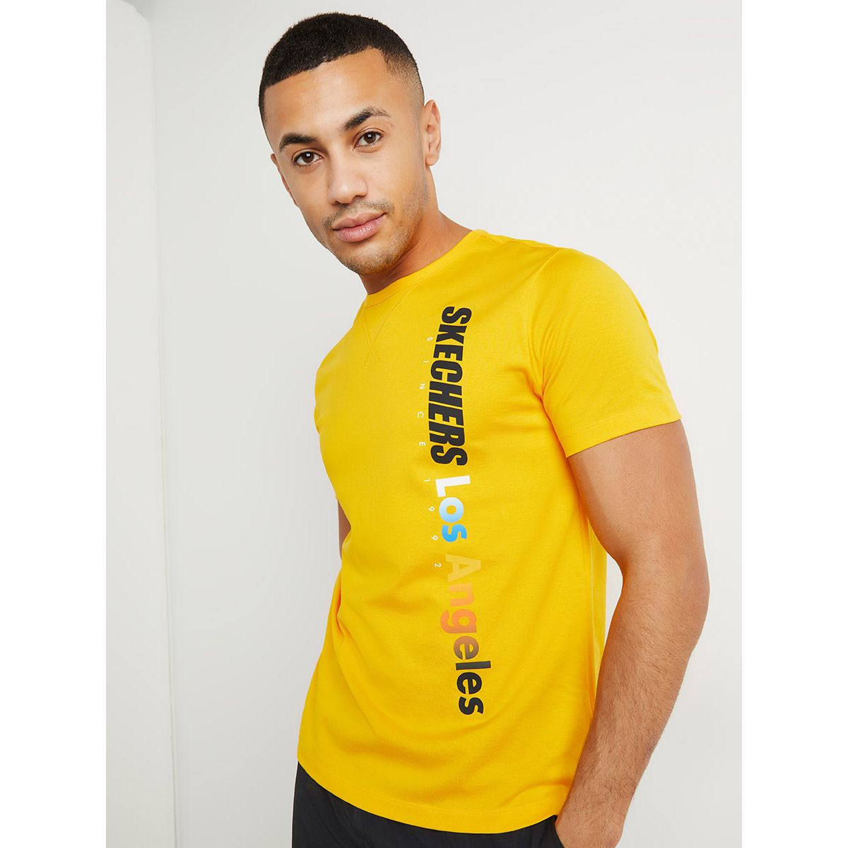 تيشيرت باكمام قصيرة من سكيتشرز-men-clothing-sportswearandactivewear-tshirtsandpolos-image-1