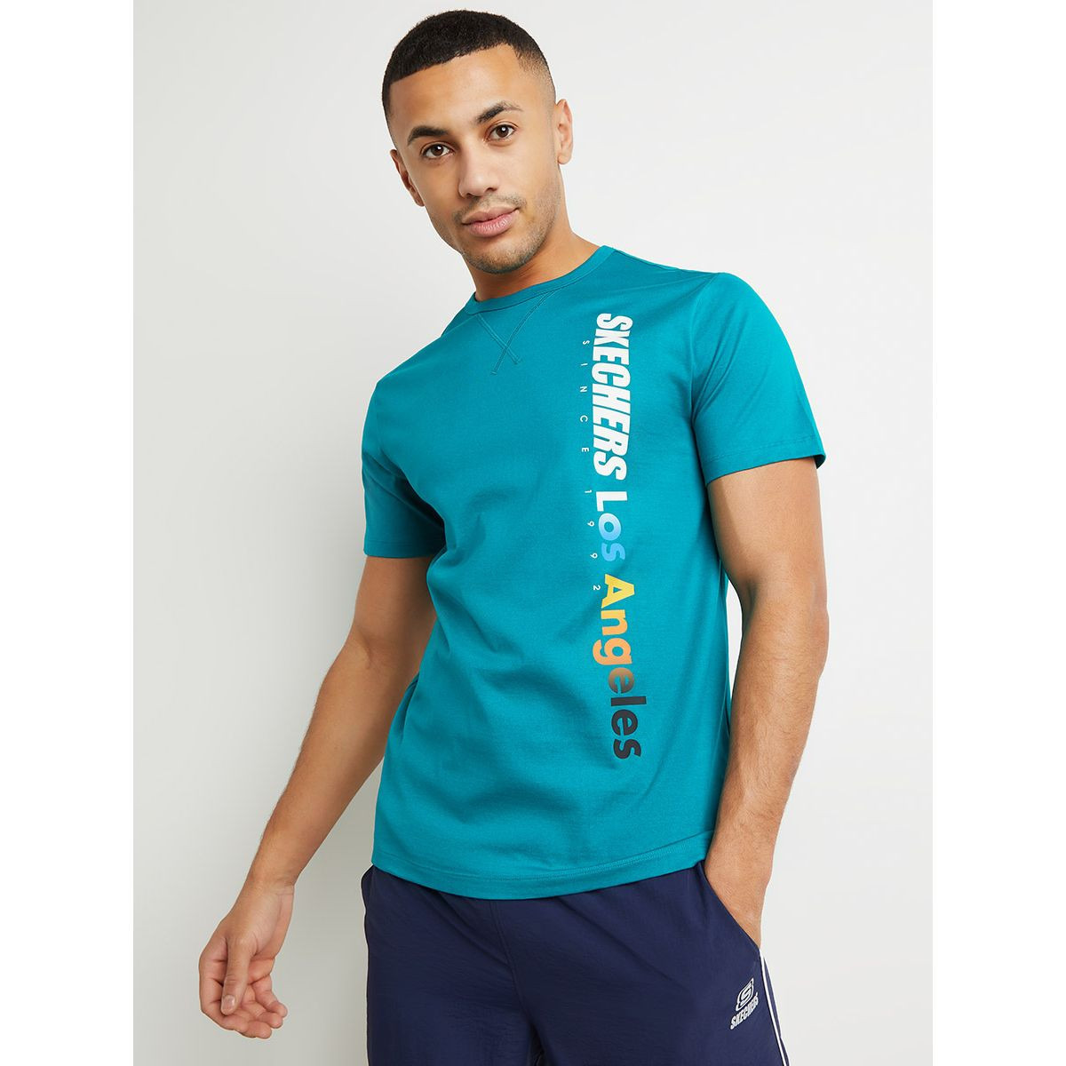 تيشيرت باكمام قصيرة من سكيتشرز-men-clothing-sportswearandactivewear-tshirtsandpolos-image-1