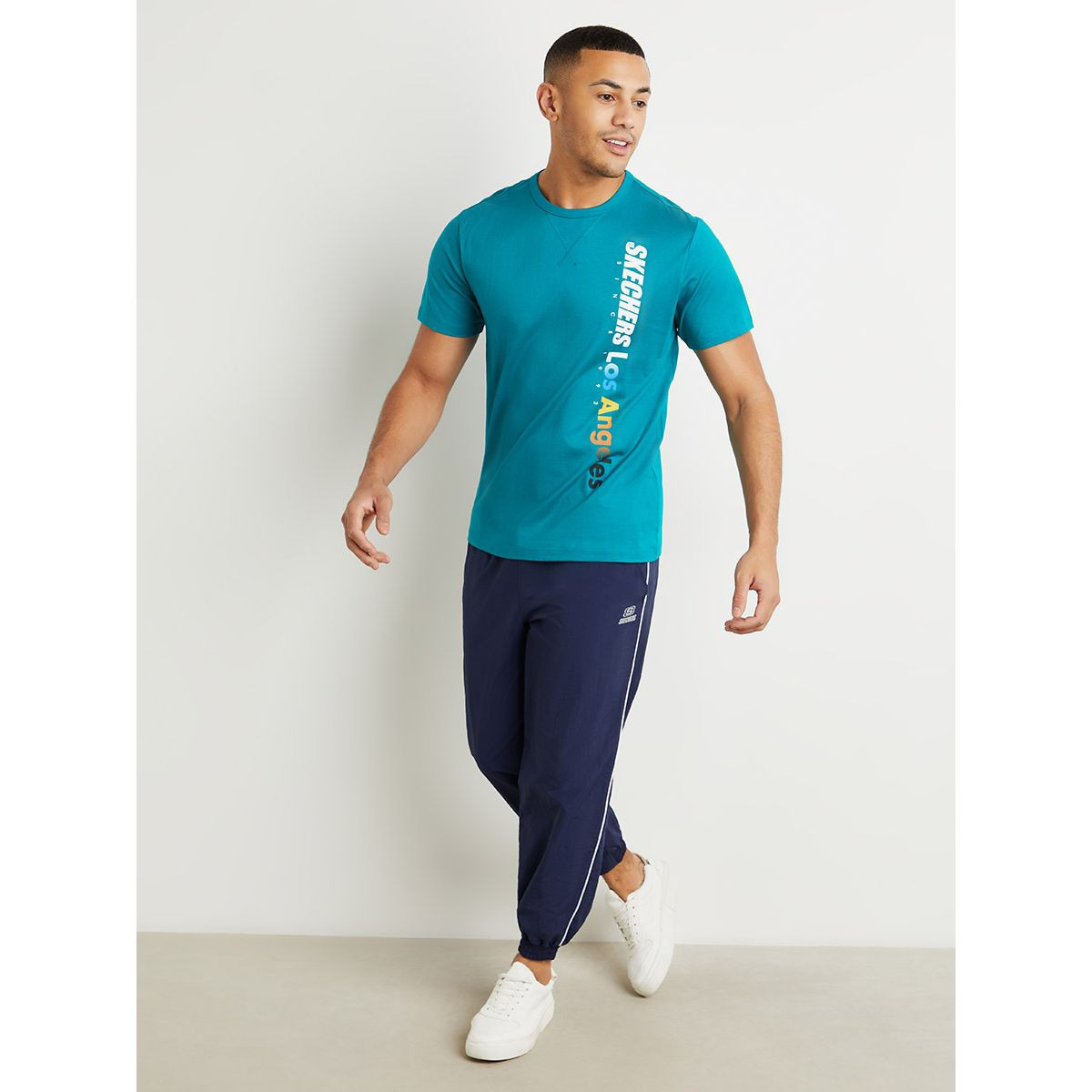تيشيرت باكمام قصيرة من سكيتشرز-men-clothing-sportswearandactivewear-tshirtsandpolos-image-2