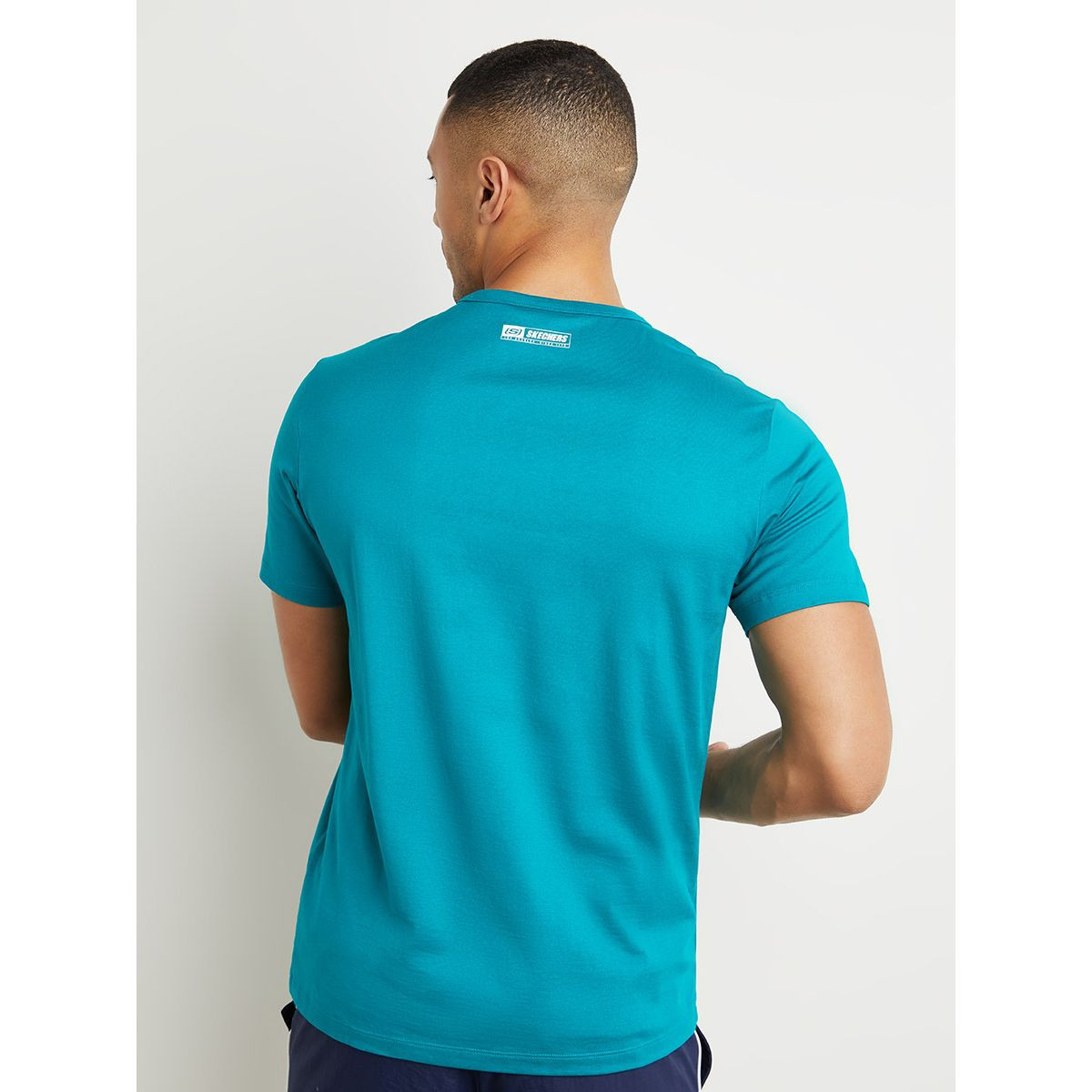 تيشيرت باكمام قصيرة من سكيتشرز-men-clothing-sportswearandactivewear-tshirtsandpolos-image-4
