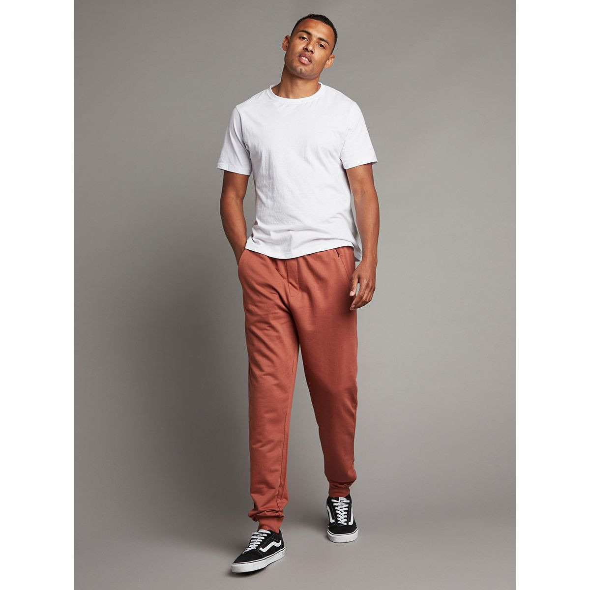 بنطال جوغر كاجوال بجيوب-men-clothing-bottoms-trousersandchinos-trousers-image-2