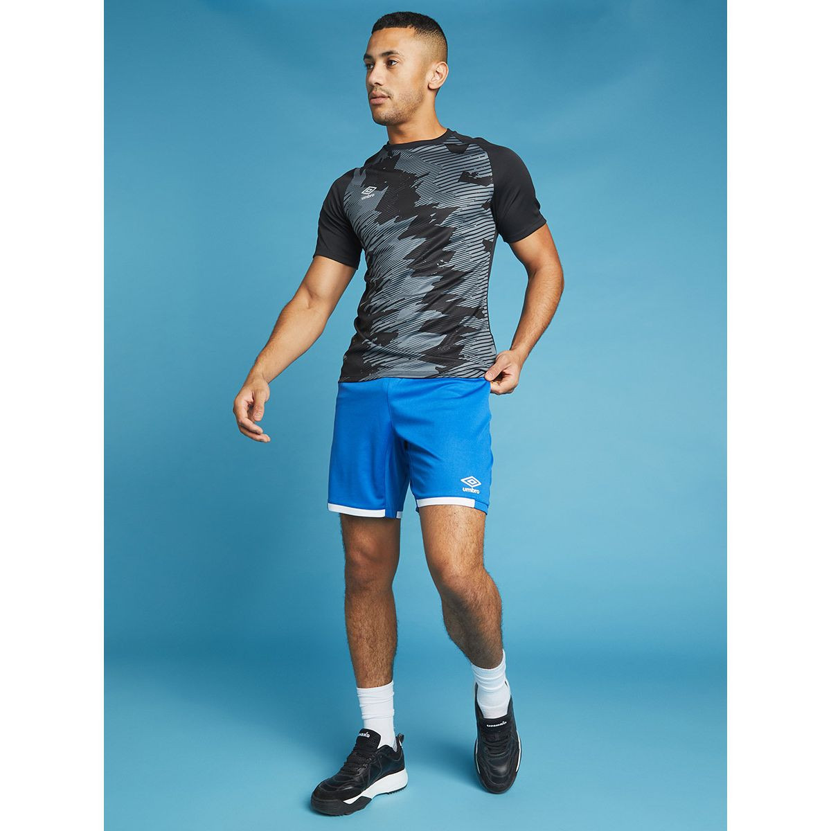 Umbro Contrast Striped Hem Premier Shorts-men-clothing-sportswearandactivewear-bottoms-image-3