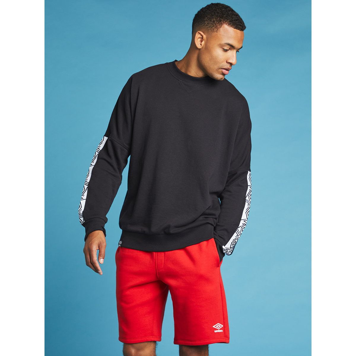 شورت بجيوب من أمبرو-sports-men-clothing-bottoms-image-3