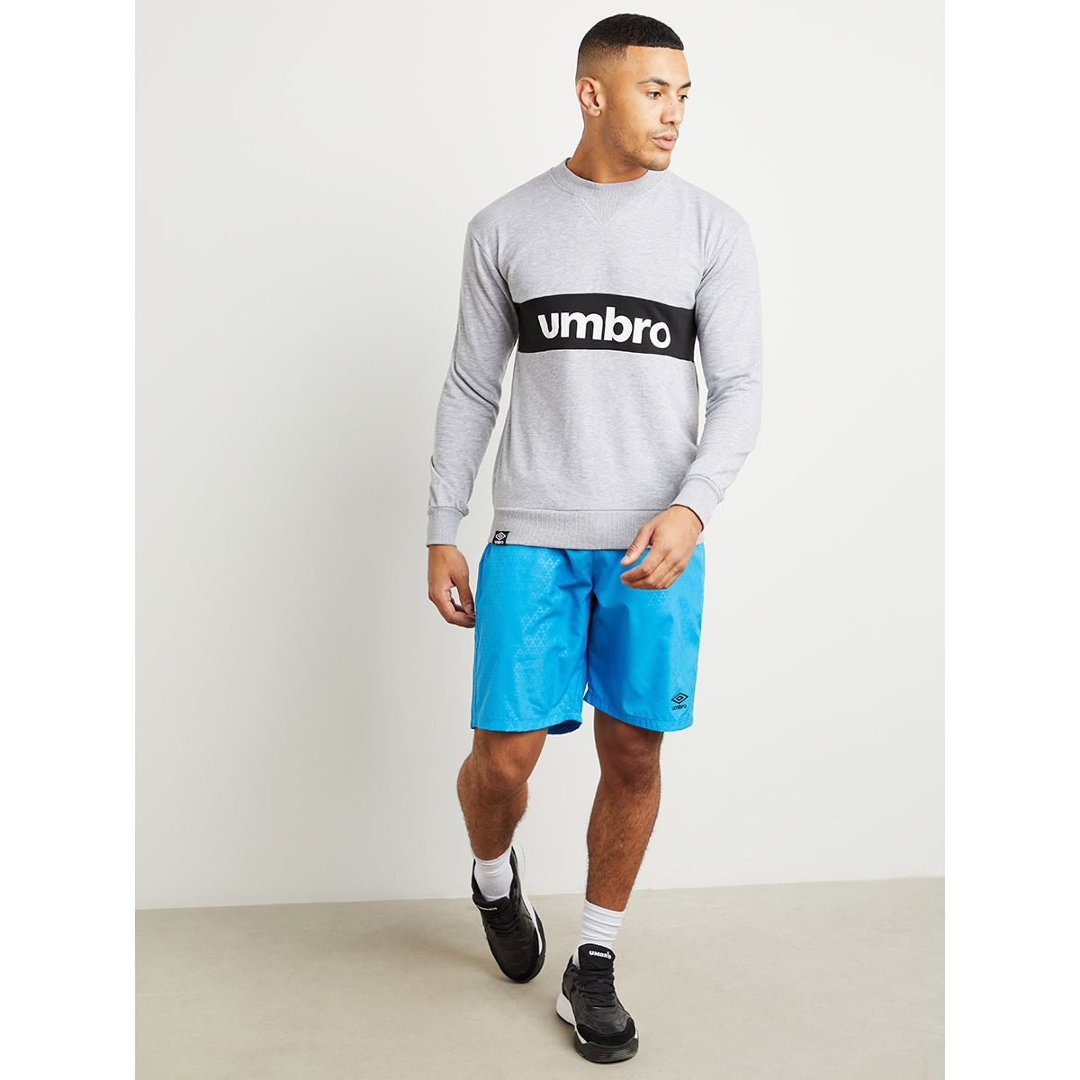 Umbro Umbro Branded Paneled Sweatshirt-men-winterwear-hoodiesandsweatshirts-image-2