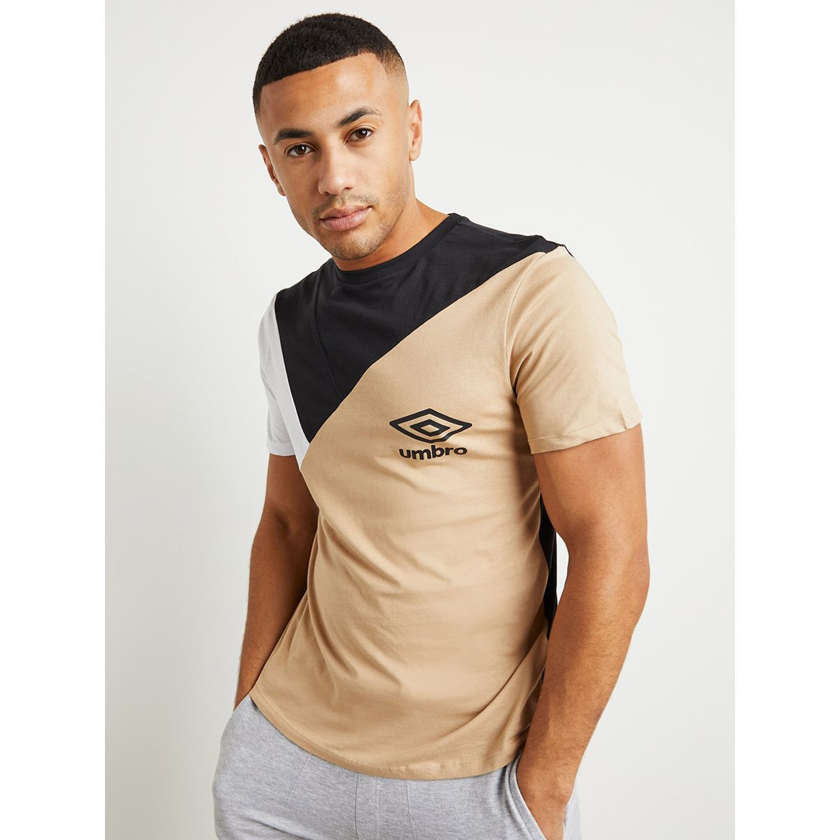 تيشيرت بنمط كتل الألوان من أمبرو-men-clothing-sportswearandactivewear-tshirtsandpolos-image-1
