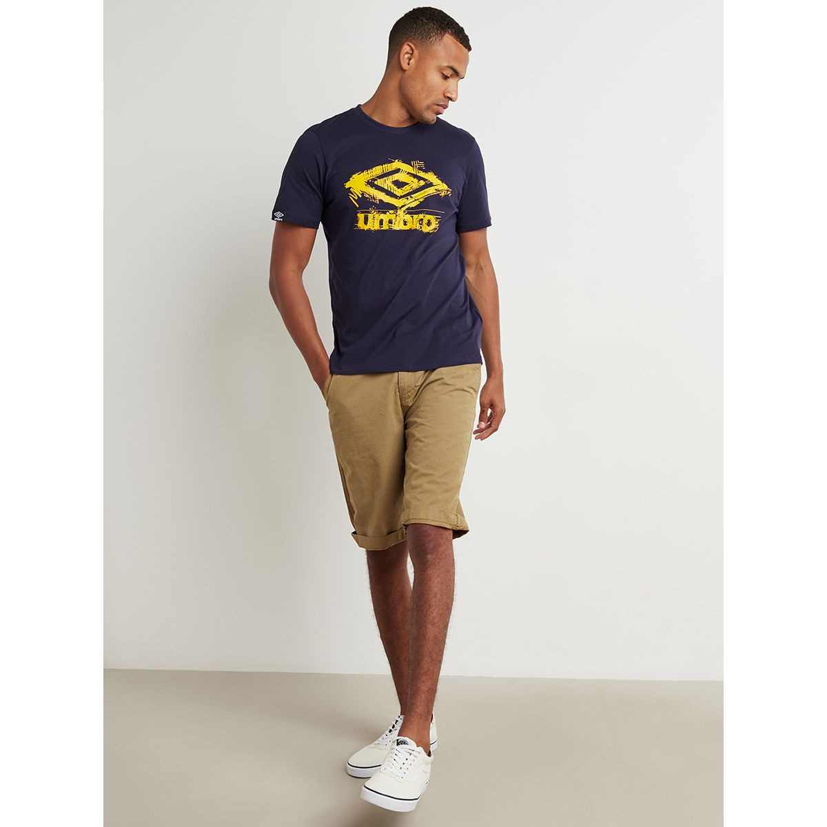 تيشيرت بطبعة جرافيك من أمبرو-men-clothing-sportswearandactivewear-tshirtsandpolos-image-2