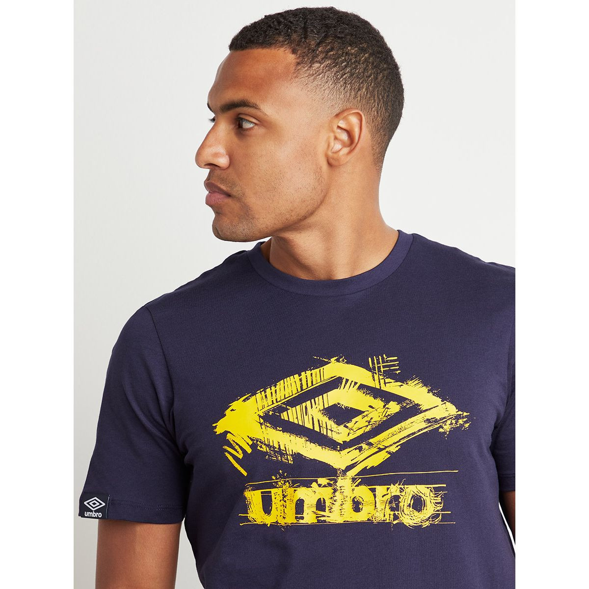 تيشيرت بطبعة جرافيك من أمبرو-men-clothing-sportswearandactivewear-tshirtsandpolos-image-4