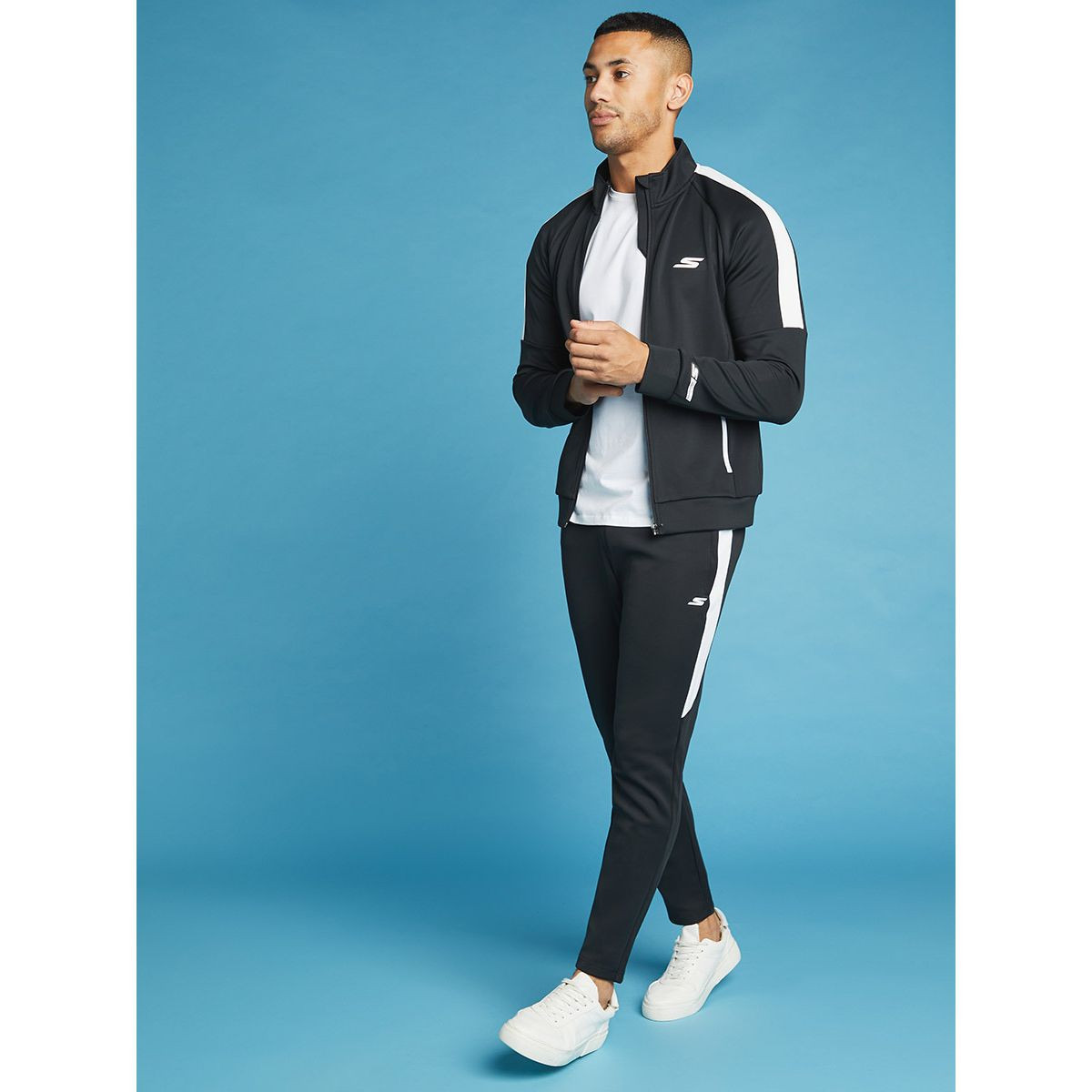 Skechers Full Zip Closure Contrast Panel Long Sleeves Jacket-men-clothing-sportswearandactivewear-hoodiesandsweatshirts-image-2