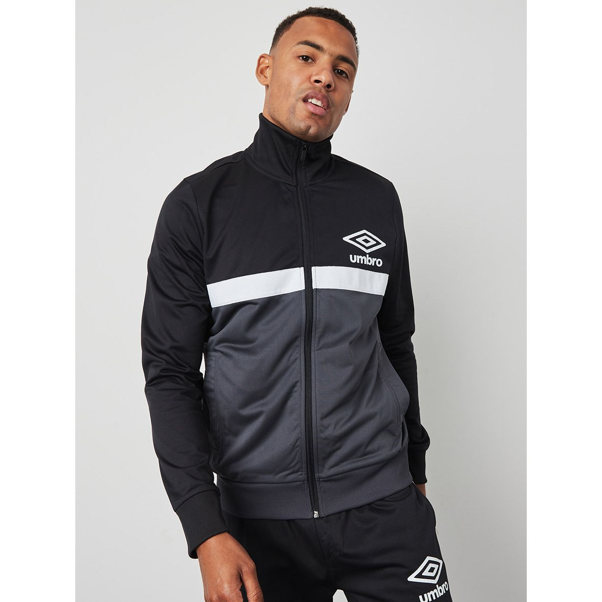 Umbro Coloblock Zip Through Long Sleeves Jacket-men-clothing-jacketsandblazers-jackets-image-3