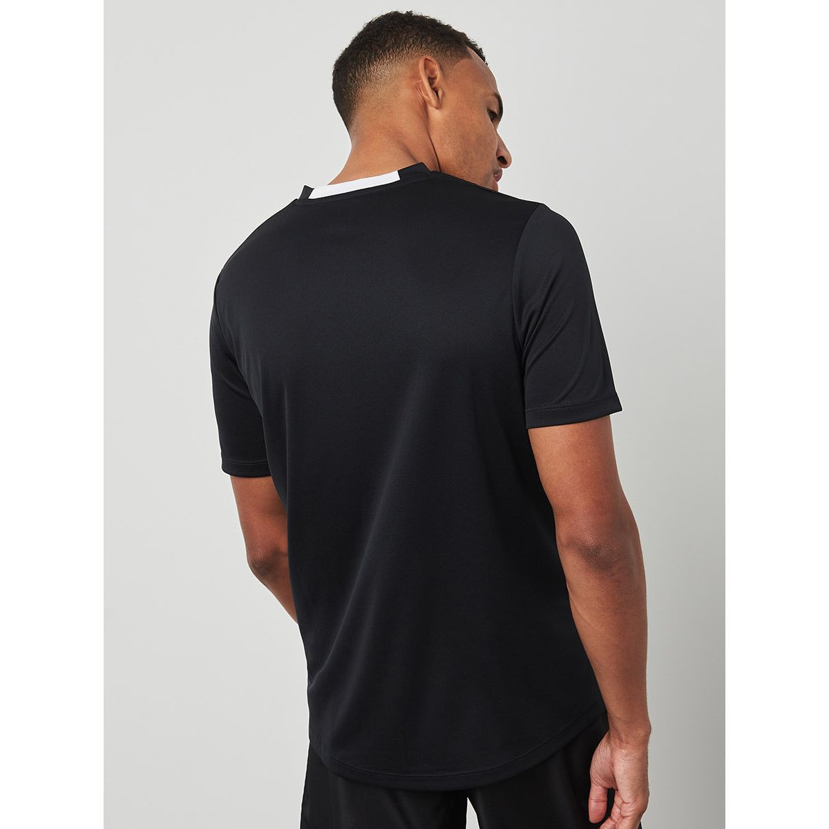Umbro V Neck Slim Fit Training Jersey-men-clothing-sportswearandactivewear-tshirtsandpolos-image-4