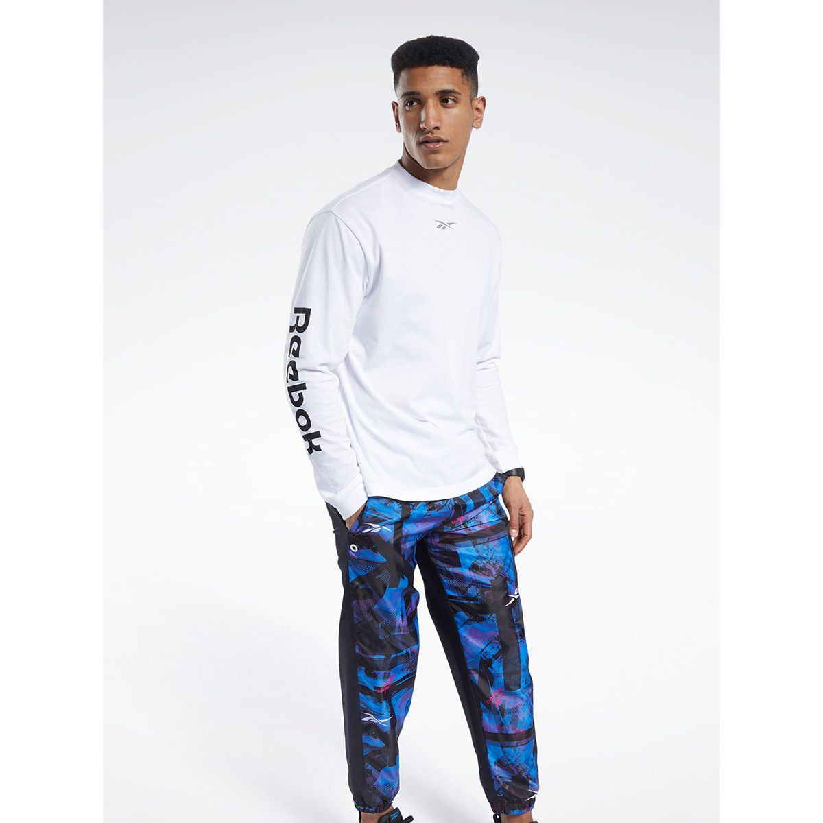 تيشيرت ريبوك بأكمام طويلة  من ريبوك-men-clothing-sportswearandactivewear-tshirtsandpolos-image-1