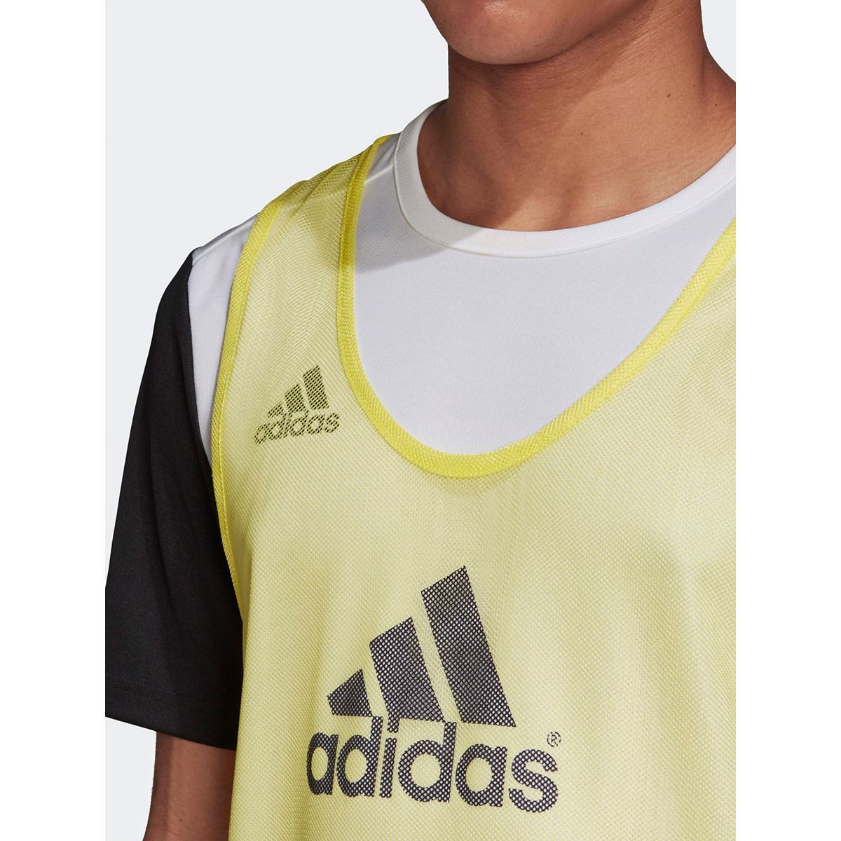 تيشيرت كت رياضي بتفاصيل شبكية-men-clothing-sportswearandactivewear-tshirtsandpolos-image-5