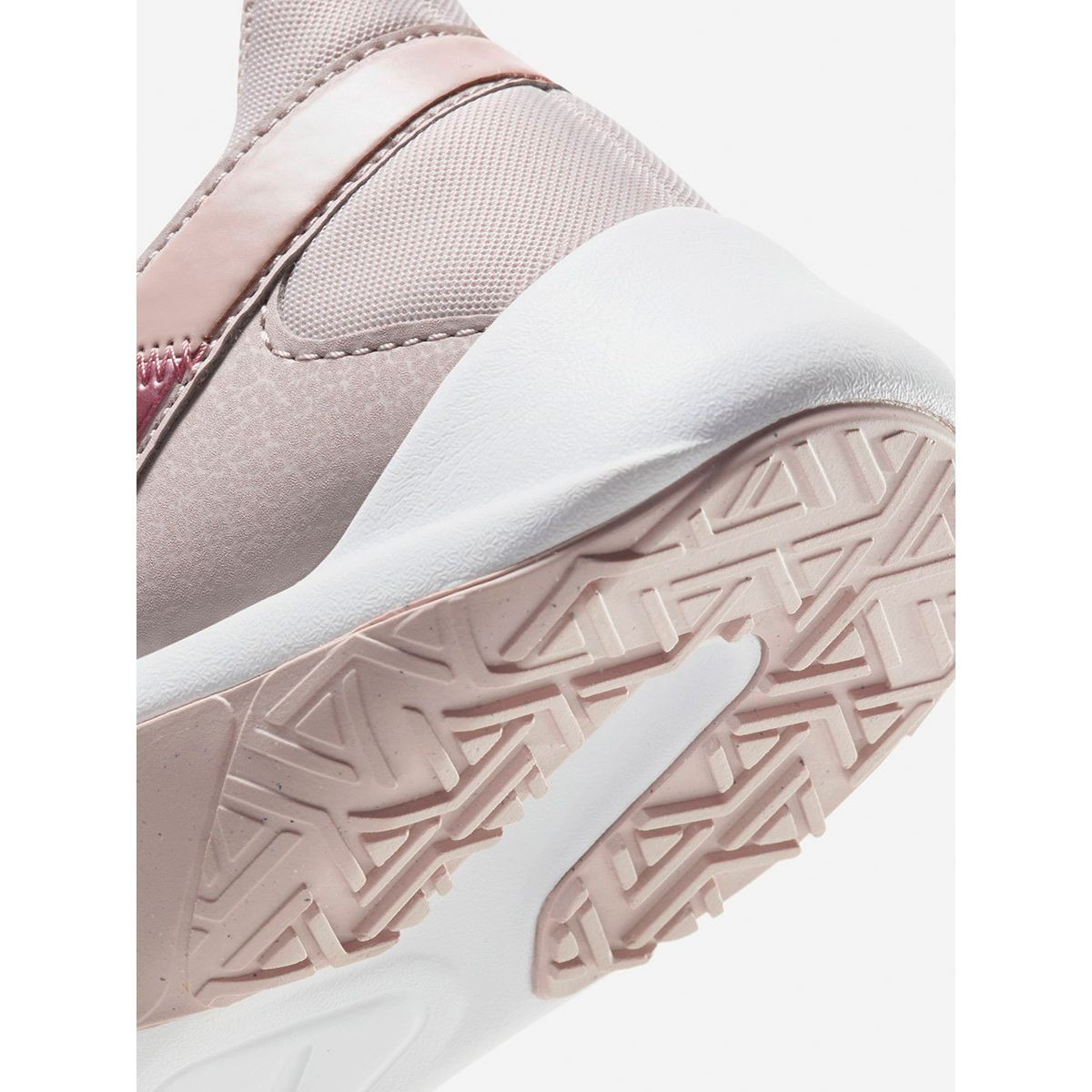 حذاء نايك رياضي-sports-women-shoes-image-3