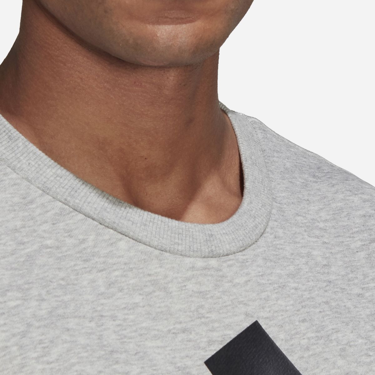 سويت شيرت مطبع بشعار اديداس من اديداس-men-winterwear-hoodiesandsweatshirts-image-5