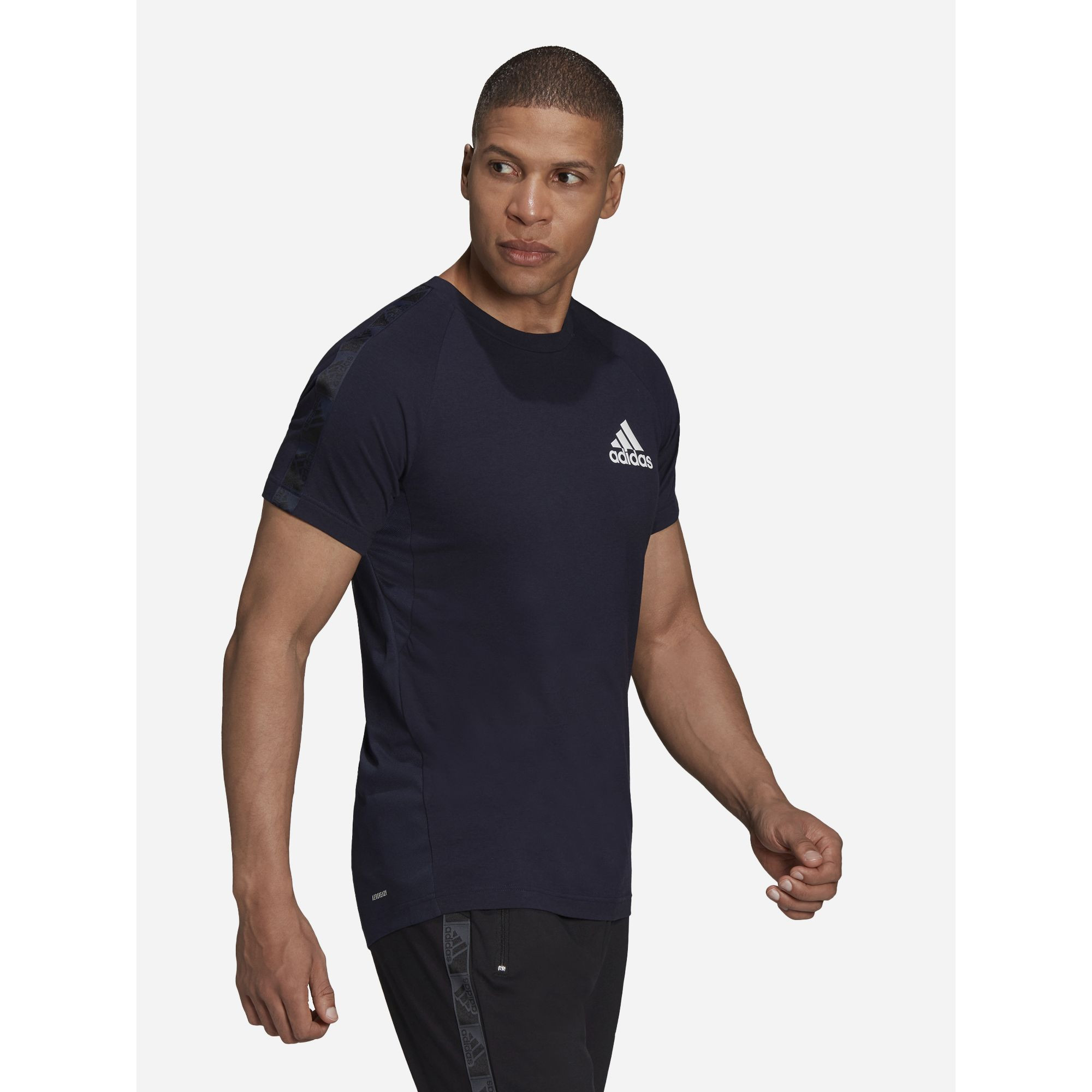 تيشيرت اديداس بقصة ضيقة من اديداس-men-clothing-sportswearandactivewear-tshirtsandpolos-image-2