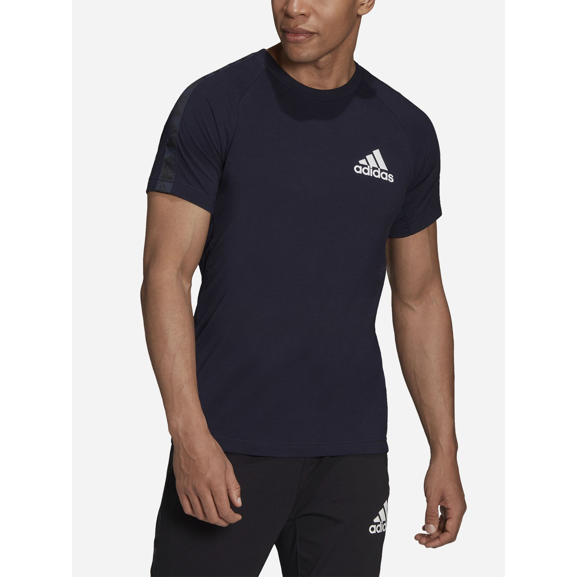 تيشيرت اديداس بقصة ضيقة من اديداس-men-clothing-sportswearandactivewear-tshirtsandpolos-image-4