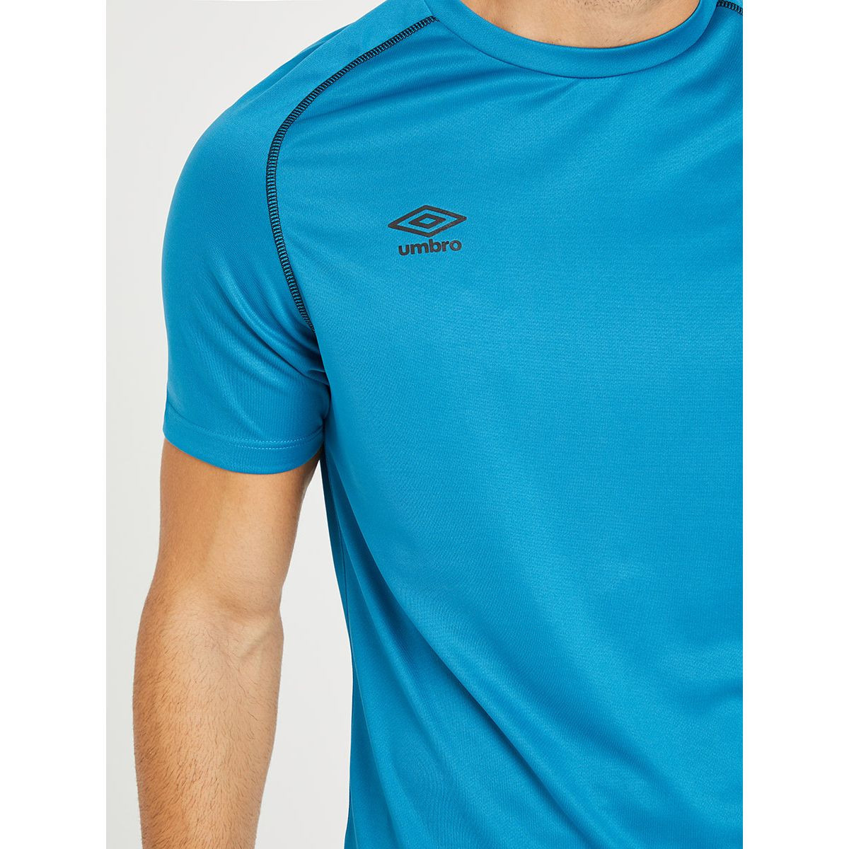 Umbro Crew Neck Training Jersey T-shirt-men-clothing-sportswearandactivewear-tshirtsandpolos-image-3