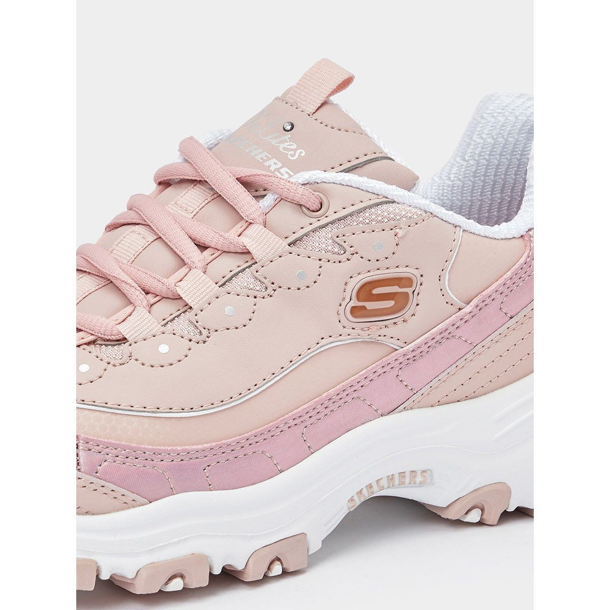 حذاء سنيكرز مزين بدرزات-sports-women-shoes-image-3
