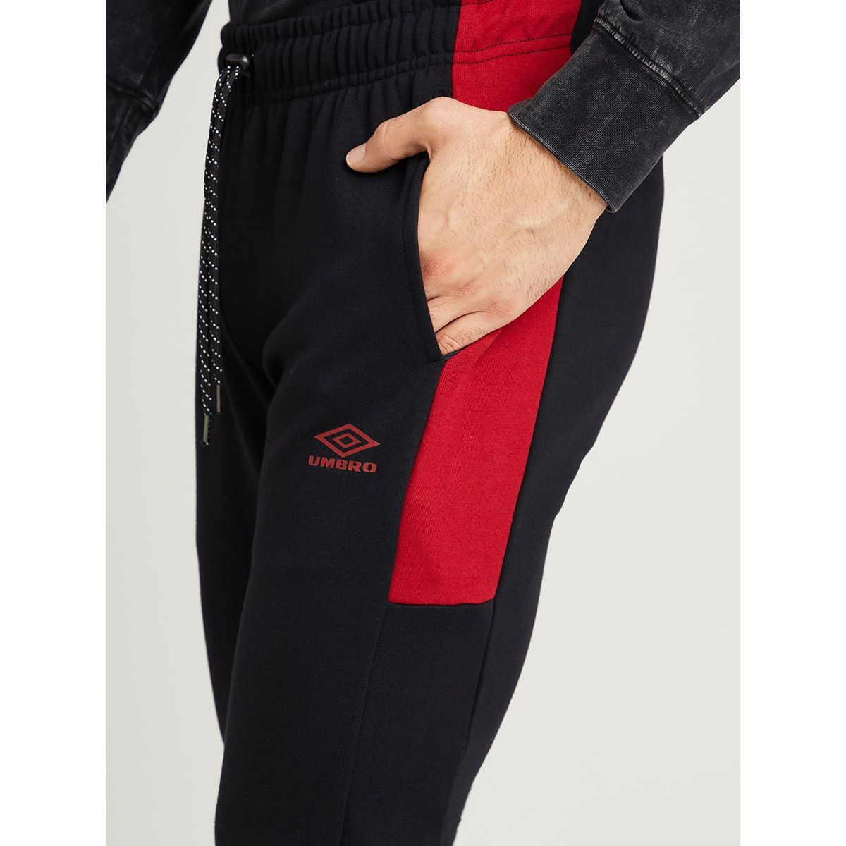 Umbro Utility Colorblock Skinny Fit Jogger-men-clothing-bottoms-joggers-image-4