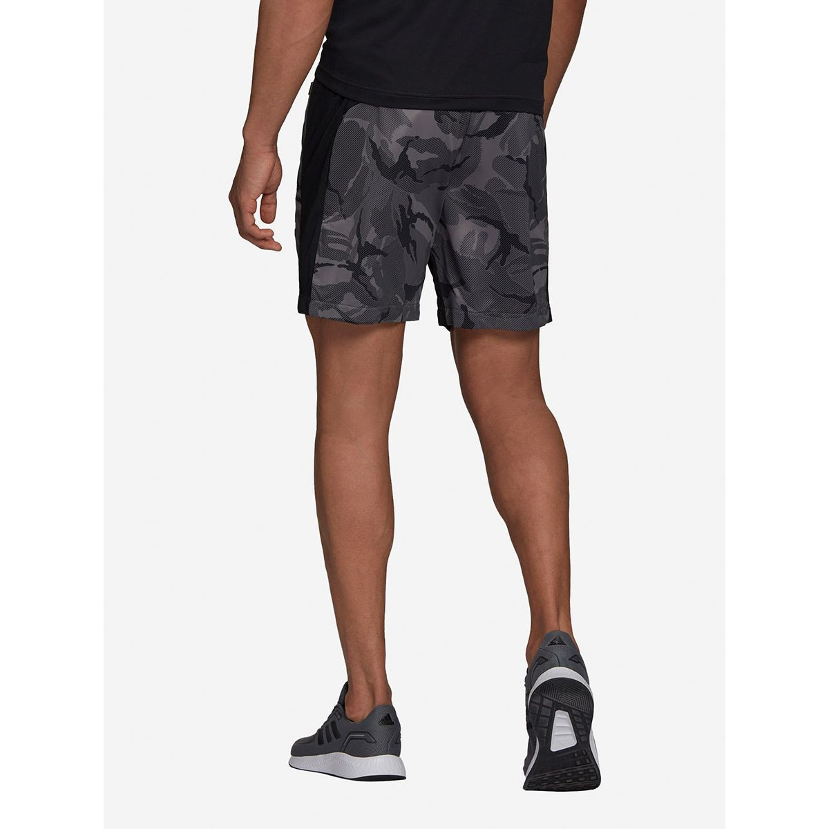 شورت رياضي مطبع بطبعة مموهة من اديداس-men-clothing-bottoms-shorts-image-3