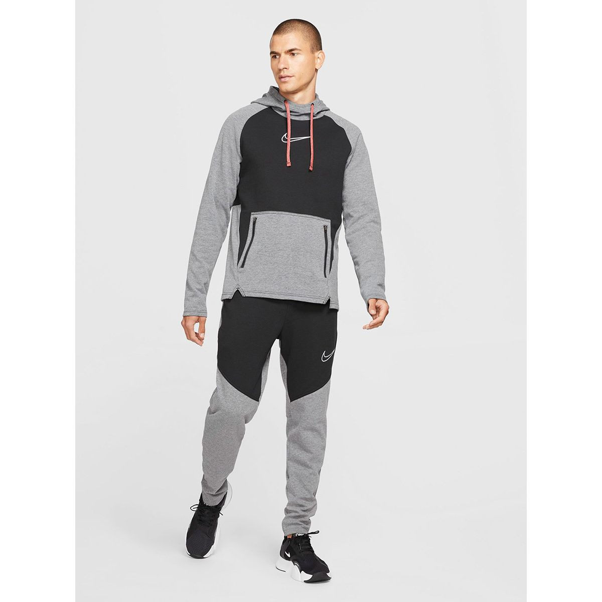 بنطال رياضي بنمط كتل الالوان-men-clothing-sportswearandactivewear-bottoms-image-1