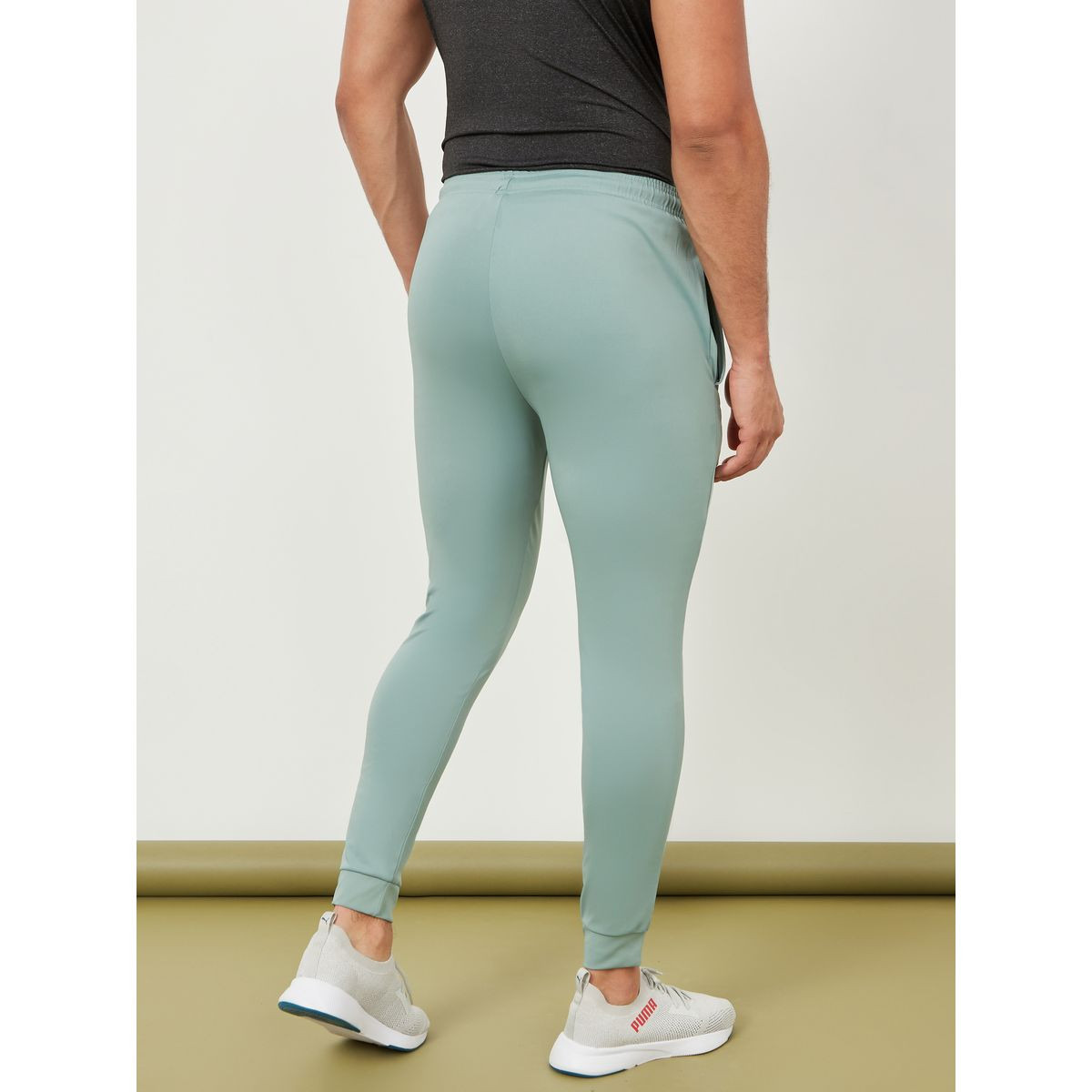 جوغر رياضي بقصة سليم فت-sports-men-clothing-bottoms-image-4
