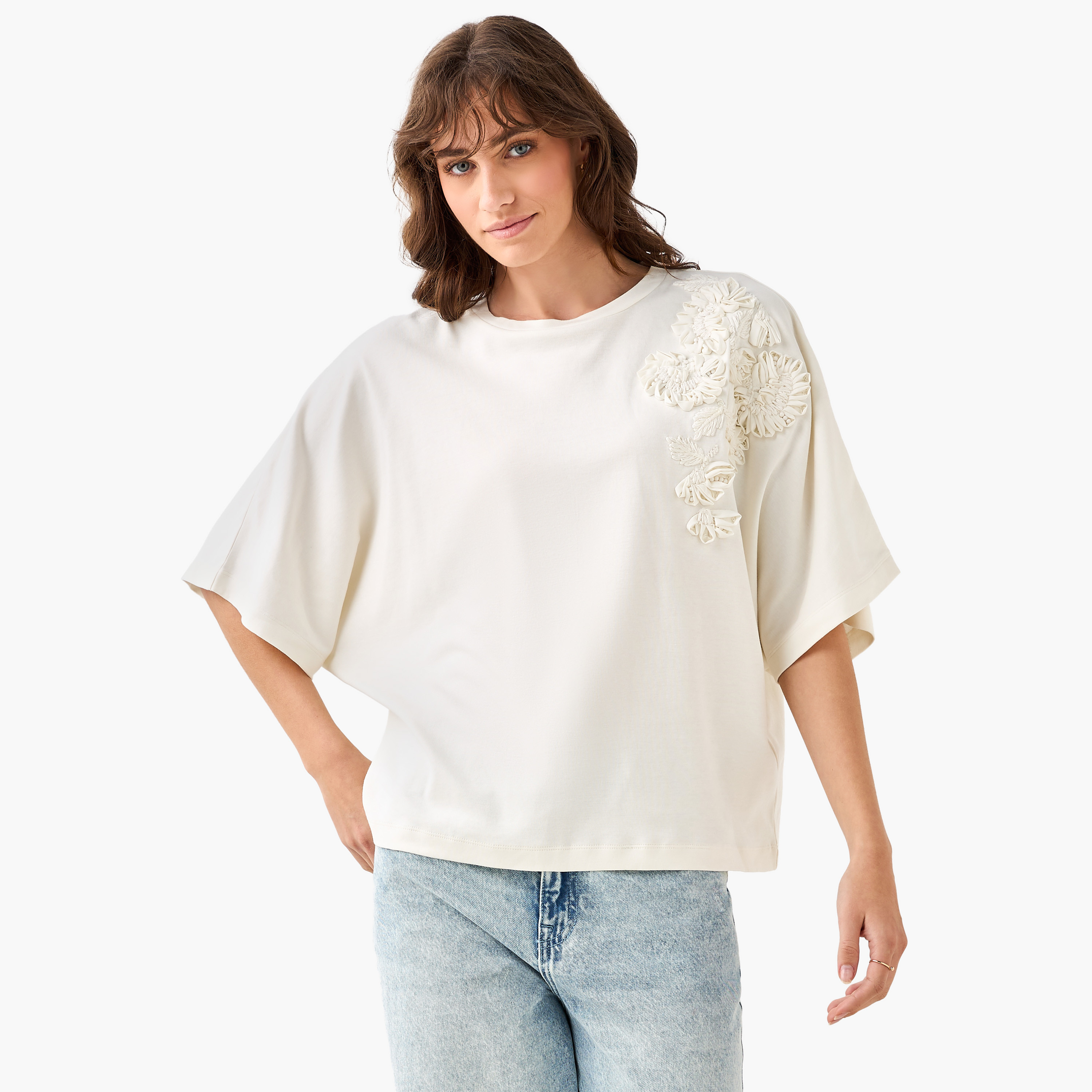 تيشيرت مطرز بزهور-women-clothing-tshirts-image-2