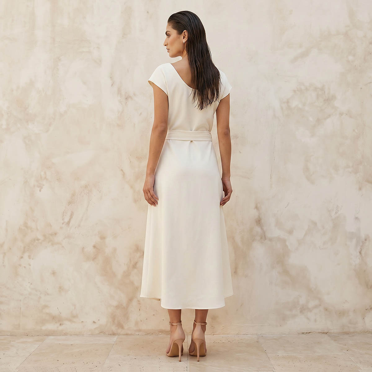 فستان ميدي بثنيات ناعمة وحزام خصر أنيق-women-clothing-dresses-image-4