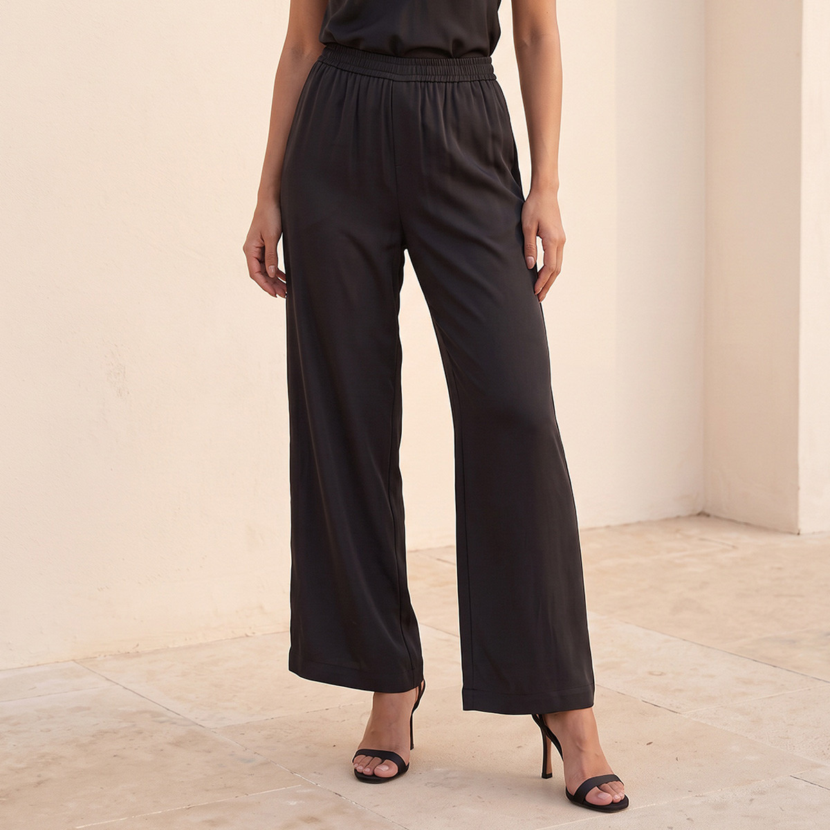 بنطلون واسع الساق بخصر مطاطي من سبلاش سمارت-women-clothing-trousers-image-1