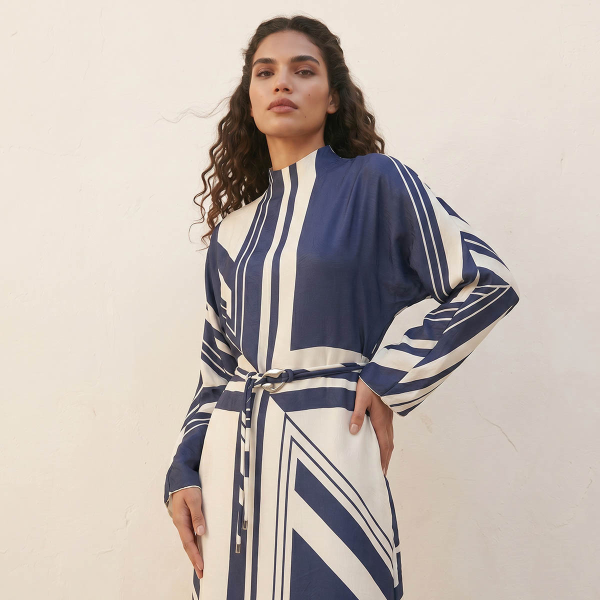 فستان ماكسي بطبعات وحزام بإبزيم من سبلاش سمارت-women-clothing-dresses-image-3