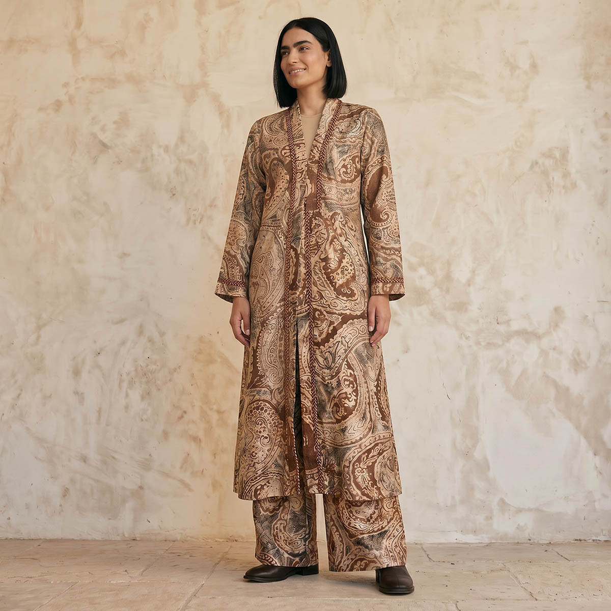 سترة مفتوحة طويلة بقصة مريحة وطبعات من سبلاش سمارت-women-clothing-shirtsandblouses-blouses-image-3