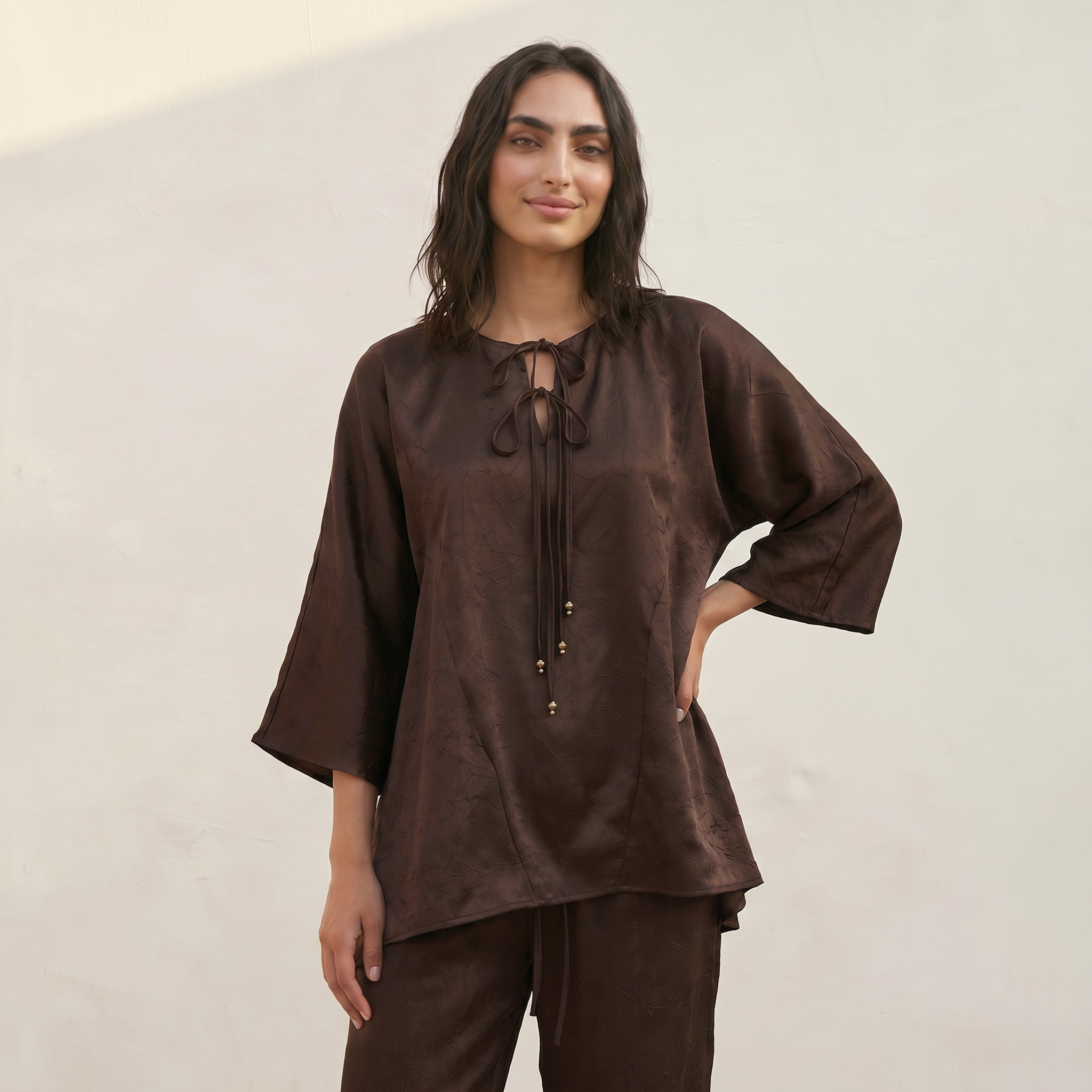 بلوزة بارزة الملمس برباط من سبلاش سمارت-women-clothing-shirtsandblouses-blouses-image-1