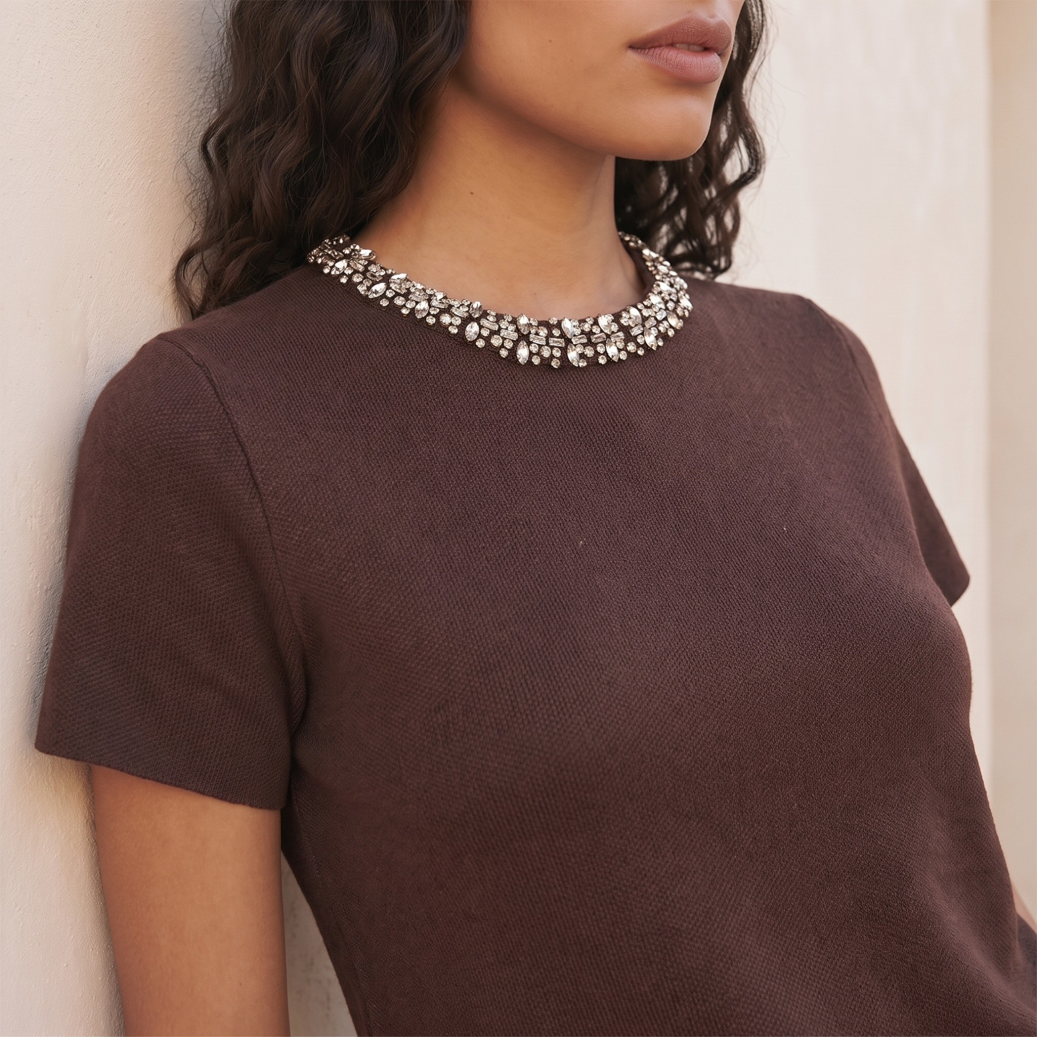 بلوزة أنيقة بياقة مزينة بتفاصيل مرصعة من سبلاش-women-clothing-shirtsandblouses-blouses-image-3