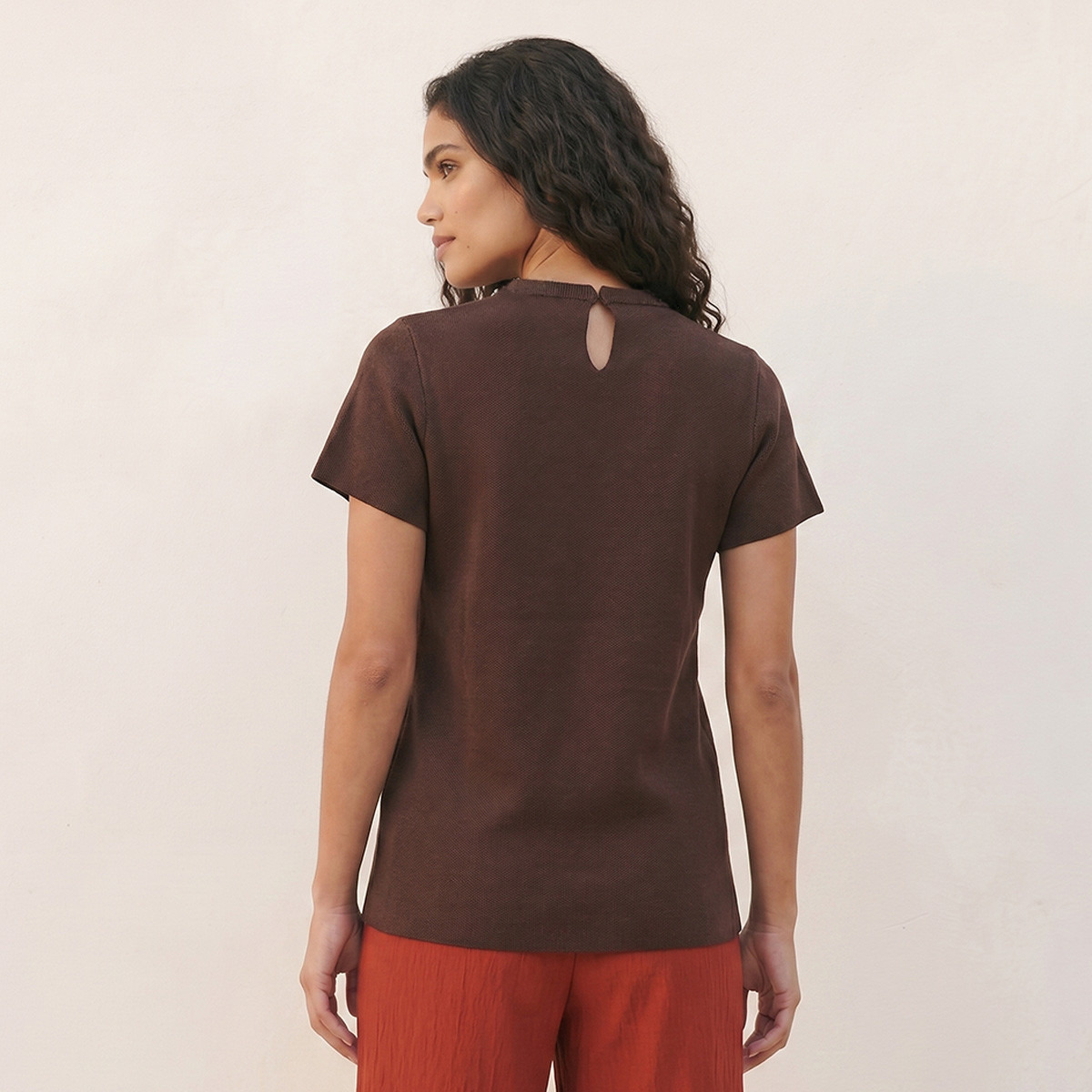 بلوزة أنيقة بياقة مزينة بتفاصيل مرصعة من سبلاش-women-clothing-shirtsandblouses-blouses-image-5