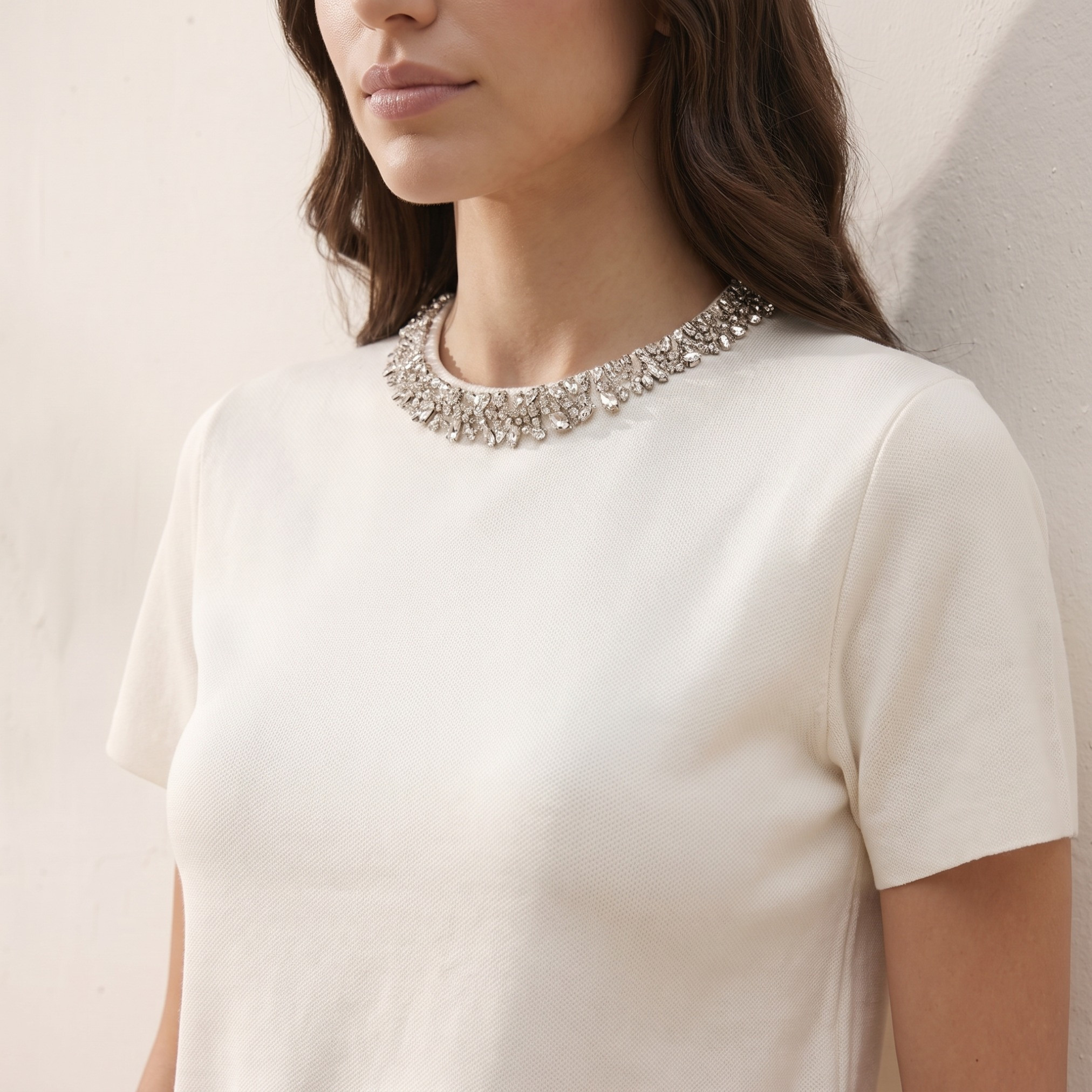 بلوزة أنيقة بياقة مزينة بتفاصيل مرصعة من سبلاش-women-clothing-shirtsandblouses-blouses-image-2